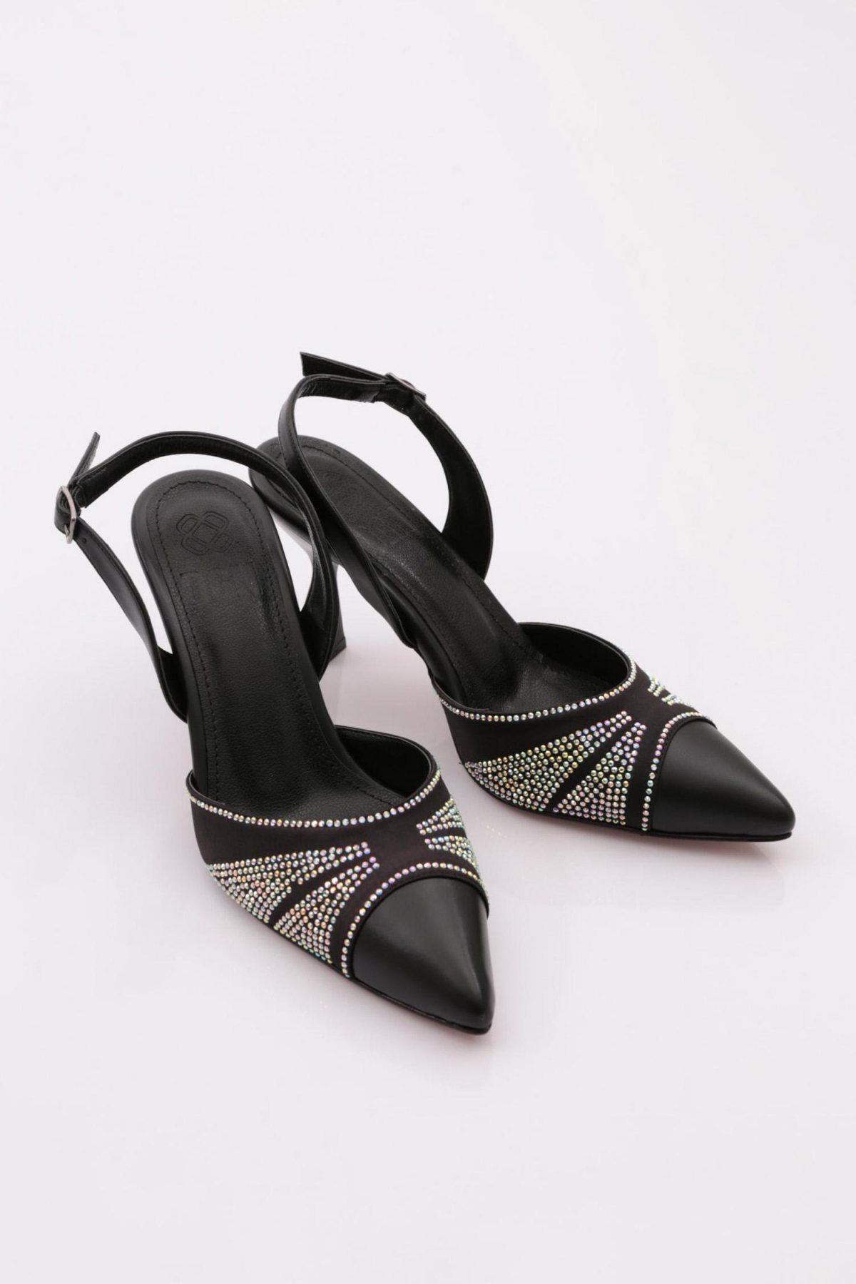 01 Kadin Silver Taşli Sivri Burun Topuklu Ayakkabi - Görsel 3