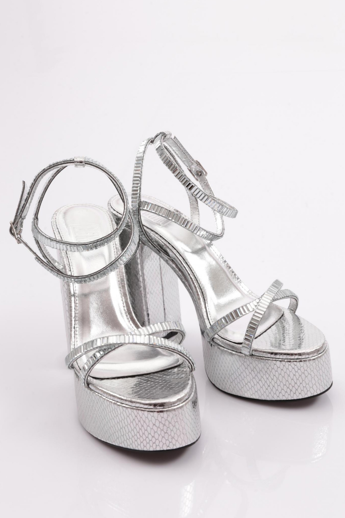 27 Kadin Taş Şeritli Topuklu Ayakkabi - Görsel 3