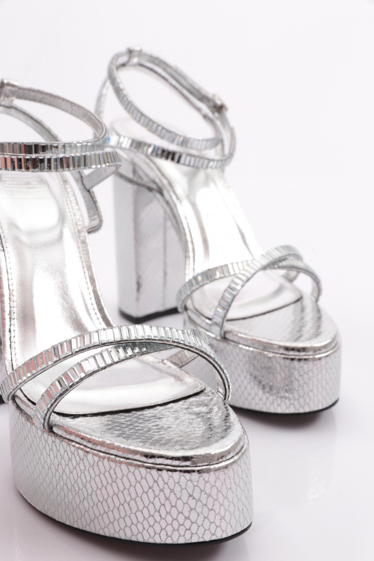 27 Kadin Taş Şeritli Topuklu Ayakkabi - Görsel 5