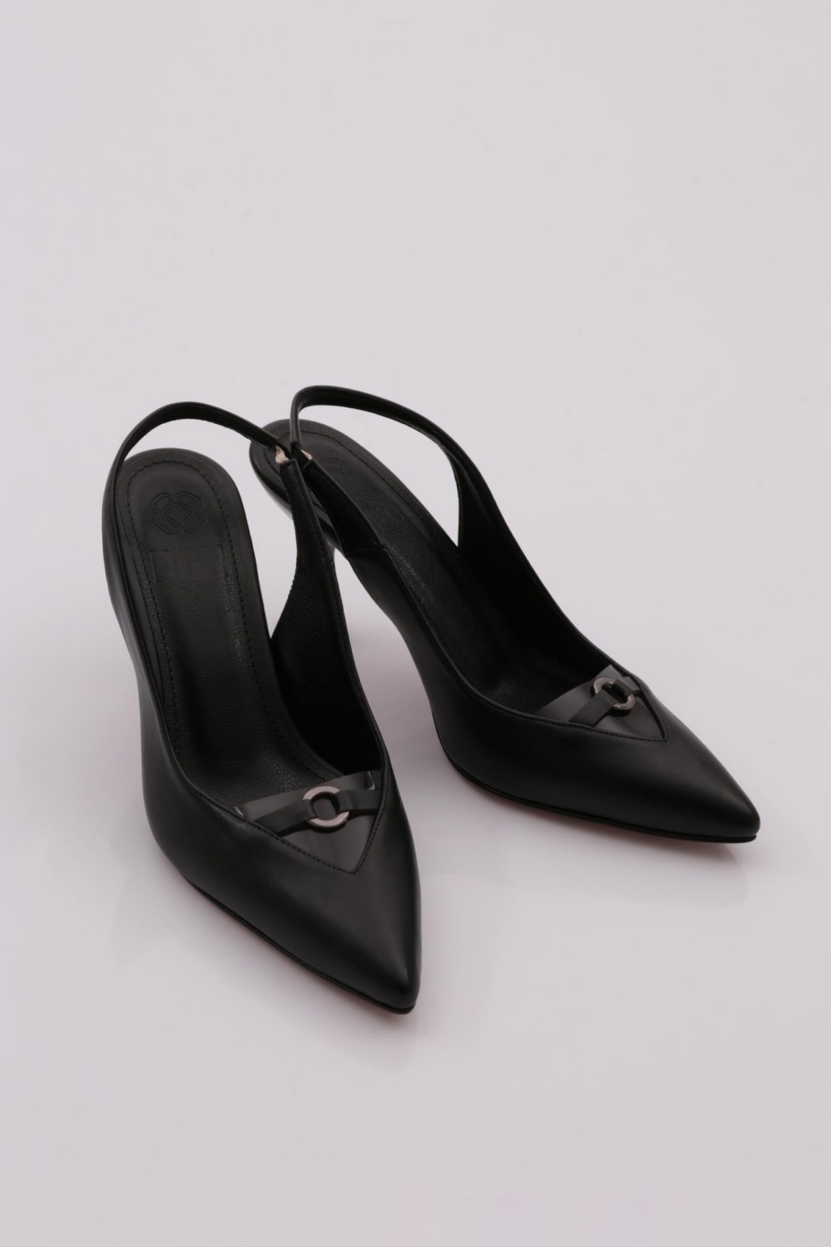03 Kadin Sivri Burun Şeffaf Detayli Aksesuarli Topuklu Ayakkabi - Görsel 3