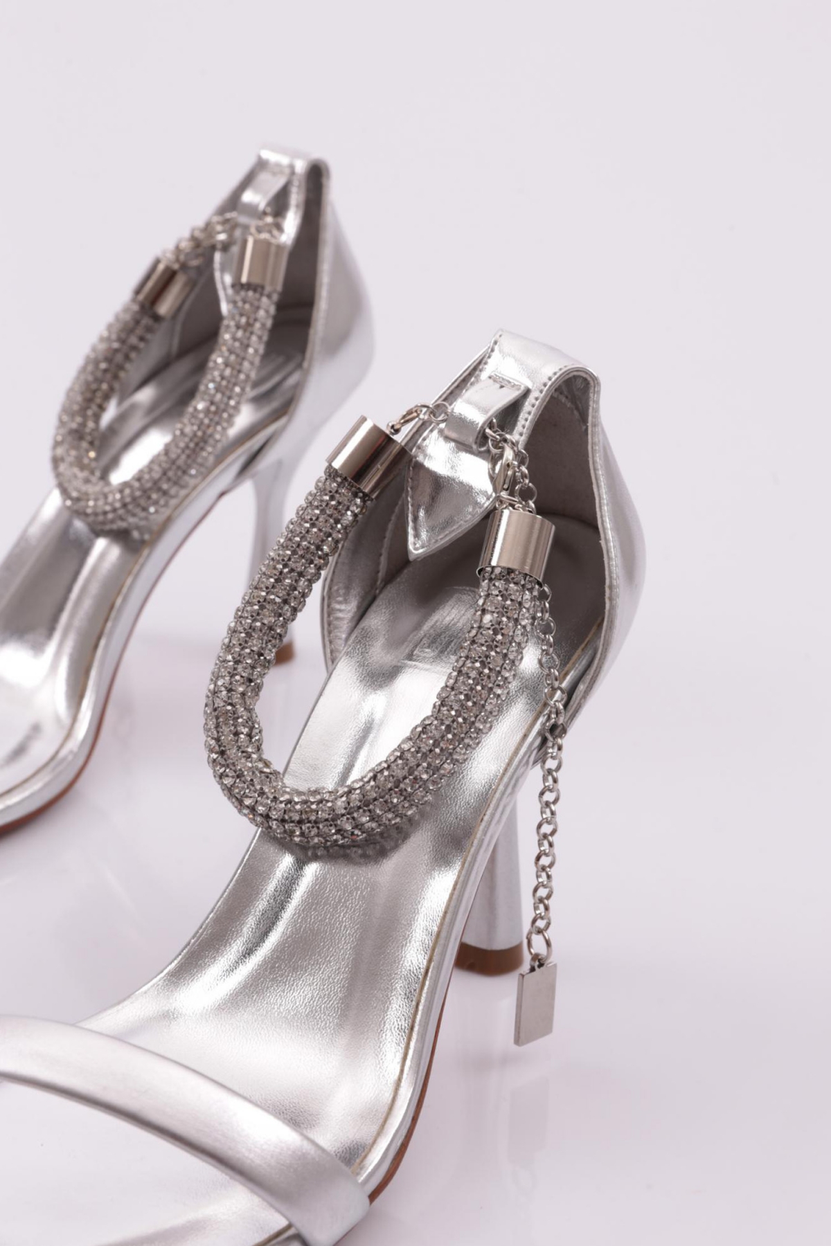 4607 Kadin Tek Şeritli Bilekten Bağlamali Topuklu Ayakkabi - Görsel 5