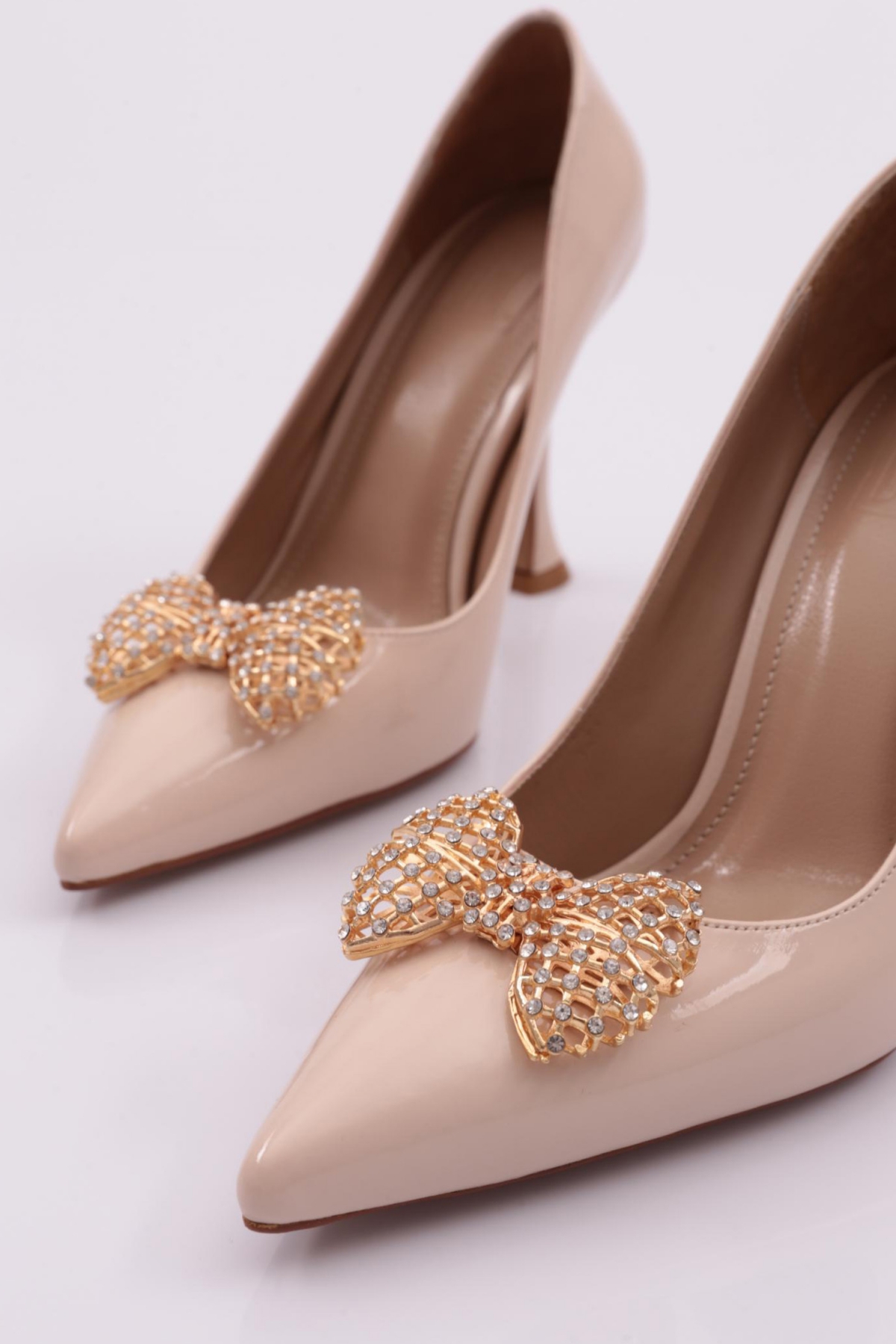 4500 Kadin Sivri Burun Metal Fiyonk Tokali Topuklu Ayakkabi - Görsel 5