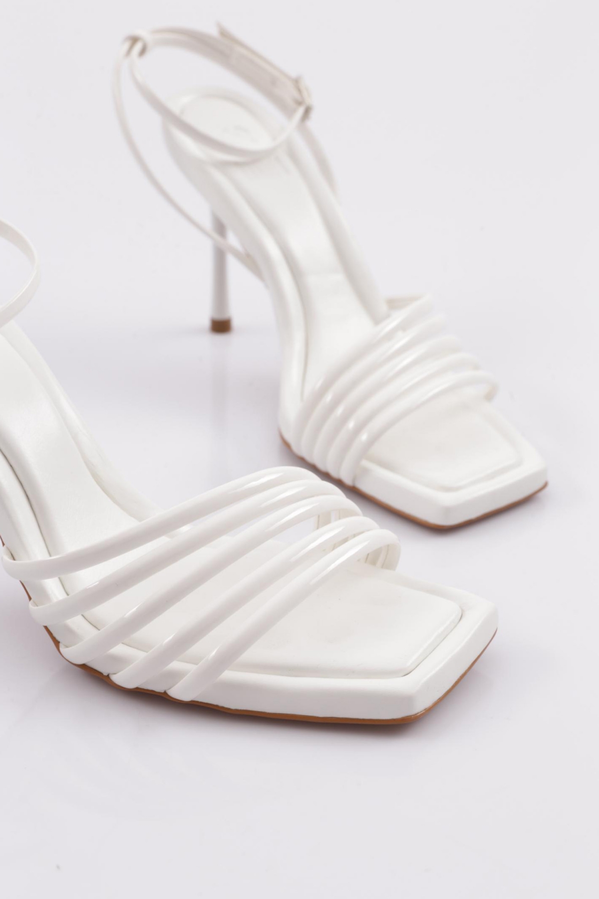 1158 Kadin İnce Topuk 5 Şerit Topuklu Ayakkabi - Görsel 5