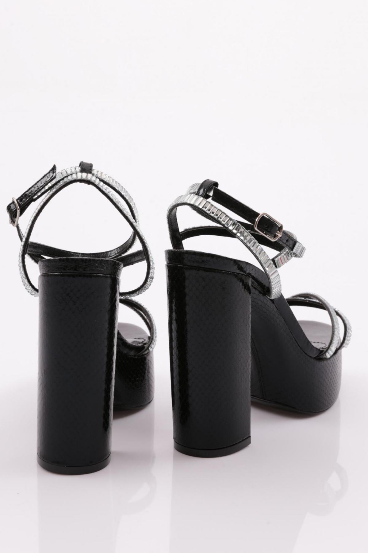 27 Kadin Taş Şeritli Topuklu Ayakkabi - Görsel 4