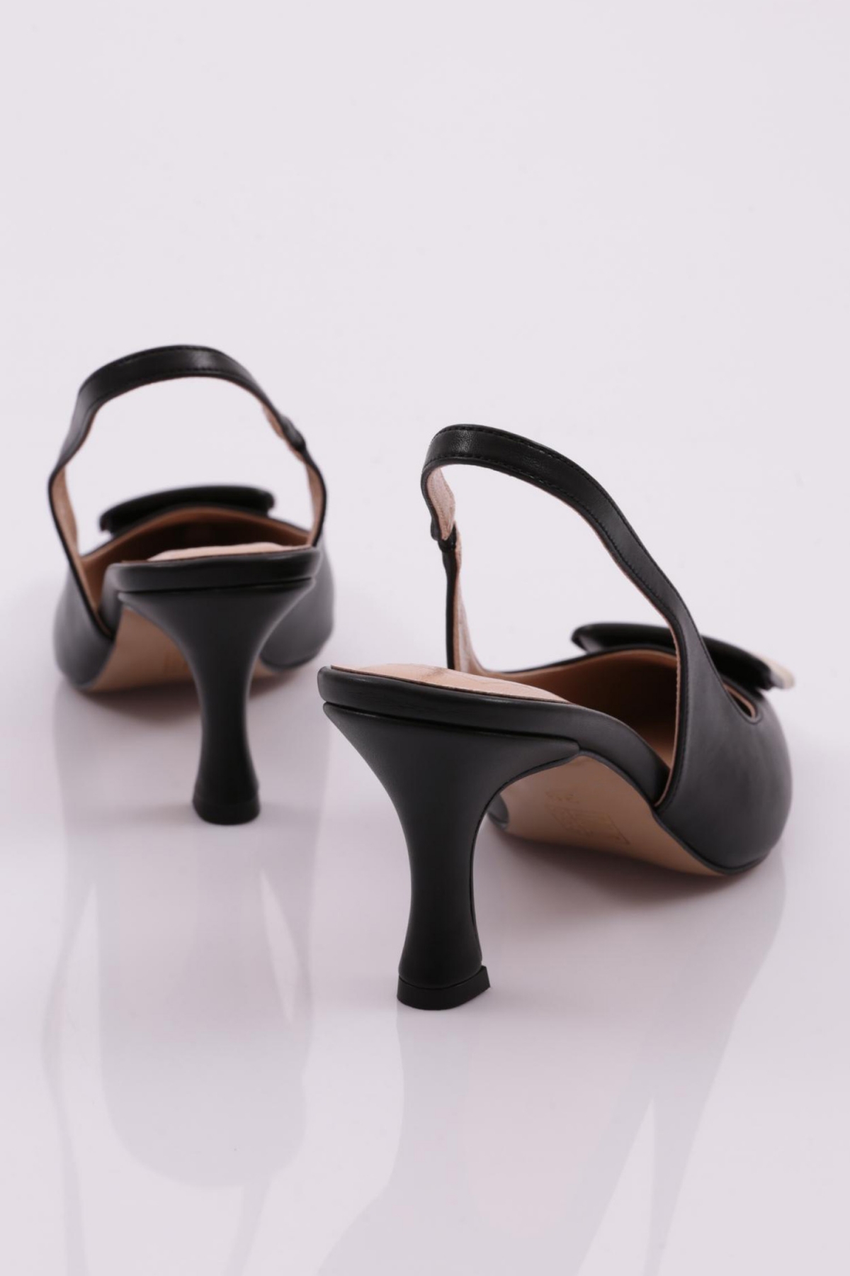 2079 Kadin Arkasi Açik Kare Tokali Topuklu Ayakkabi - Görsel 4