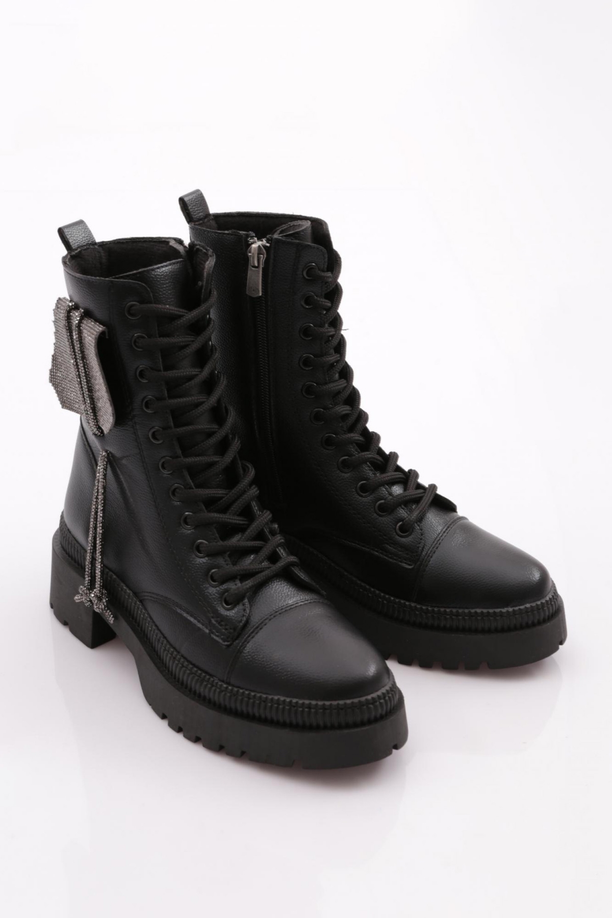 906223 Kadin Bot - Görsel 3