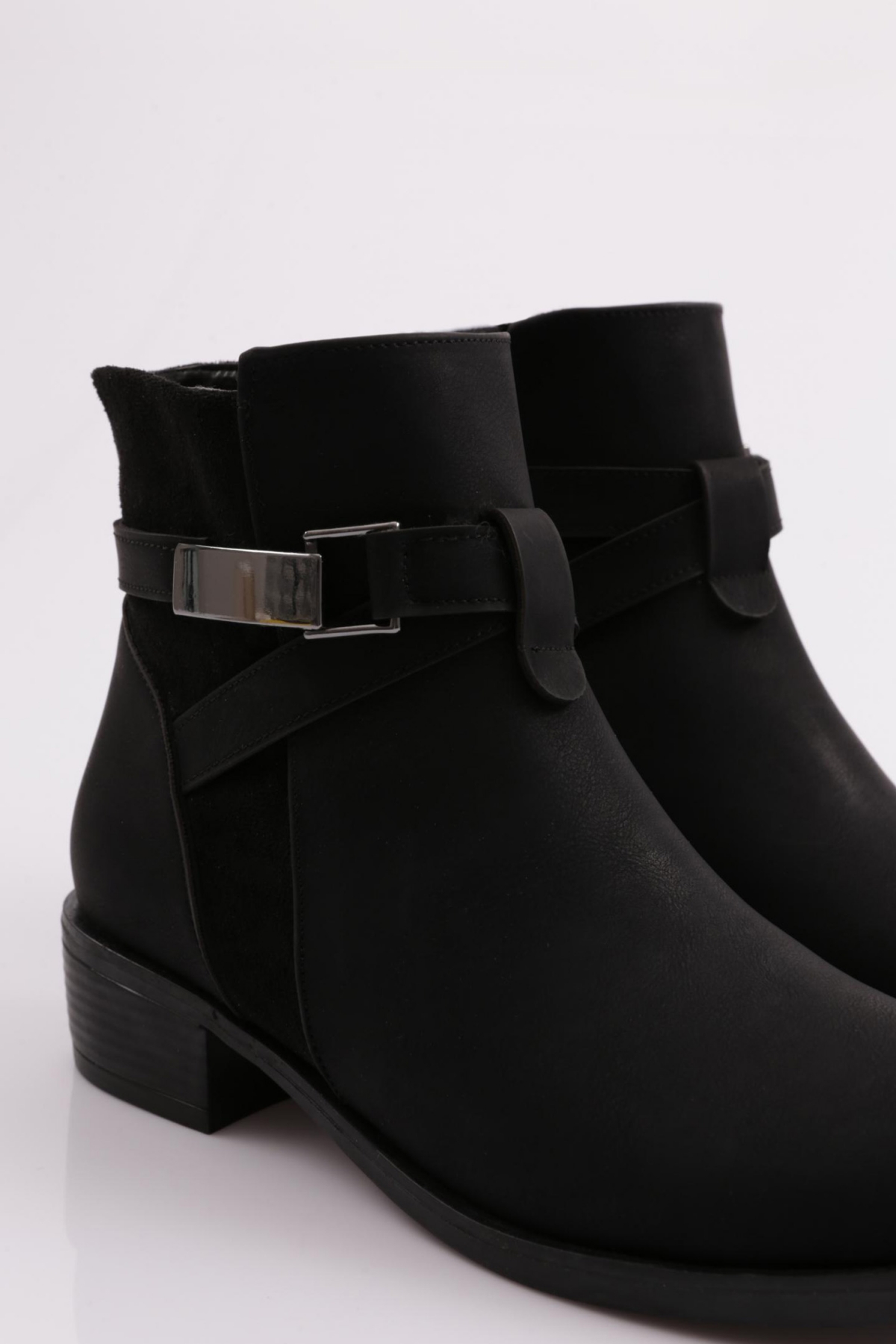 504-190-22K Çapraz Tokali Kadin Kisa Bot - Görsel 5