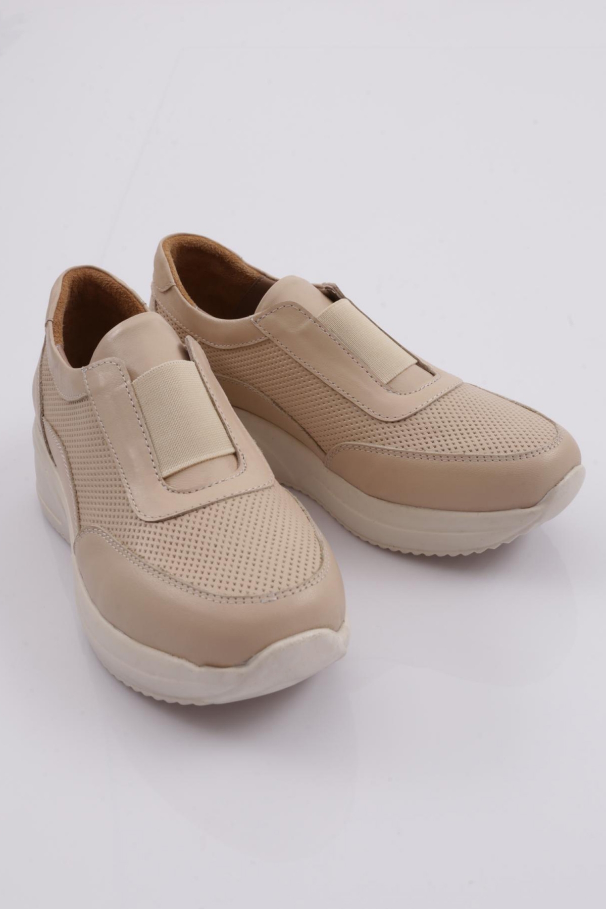 2261 Kadin Lastik Detayli Comfort Ayakkabi - Görsel 3