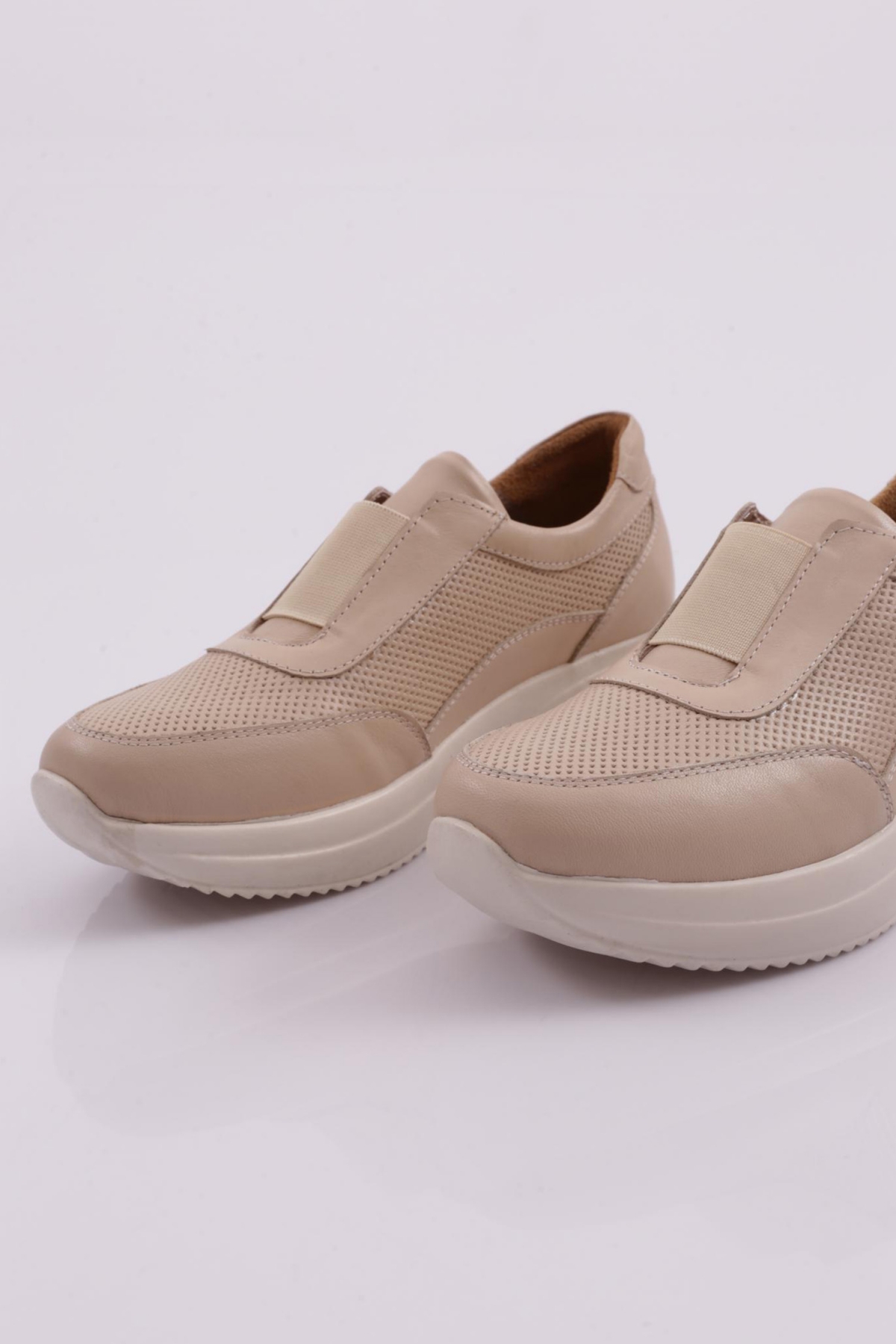 2261 Kadin Lastik Detayli Comfort Ayakkabi - Görsel 5