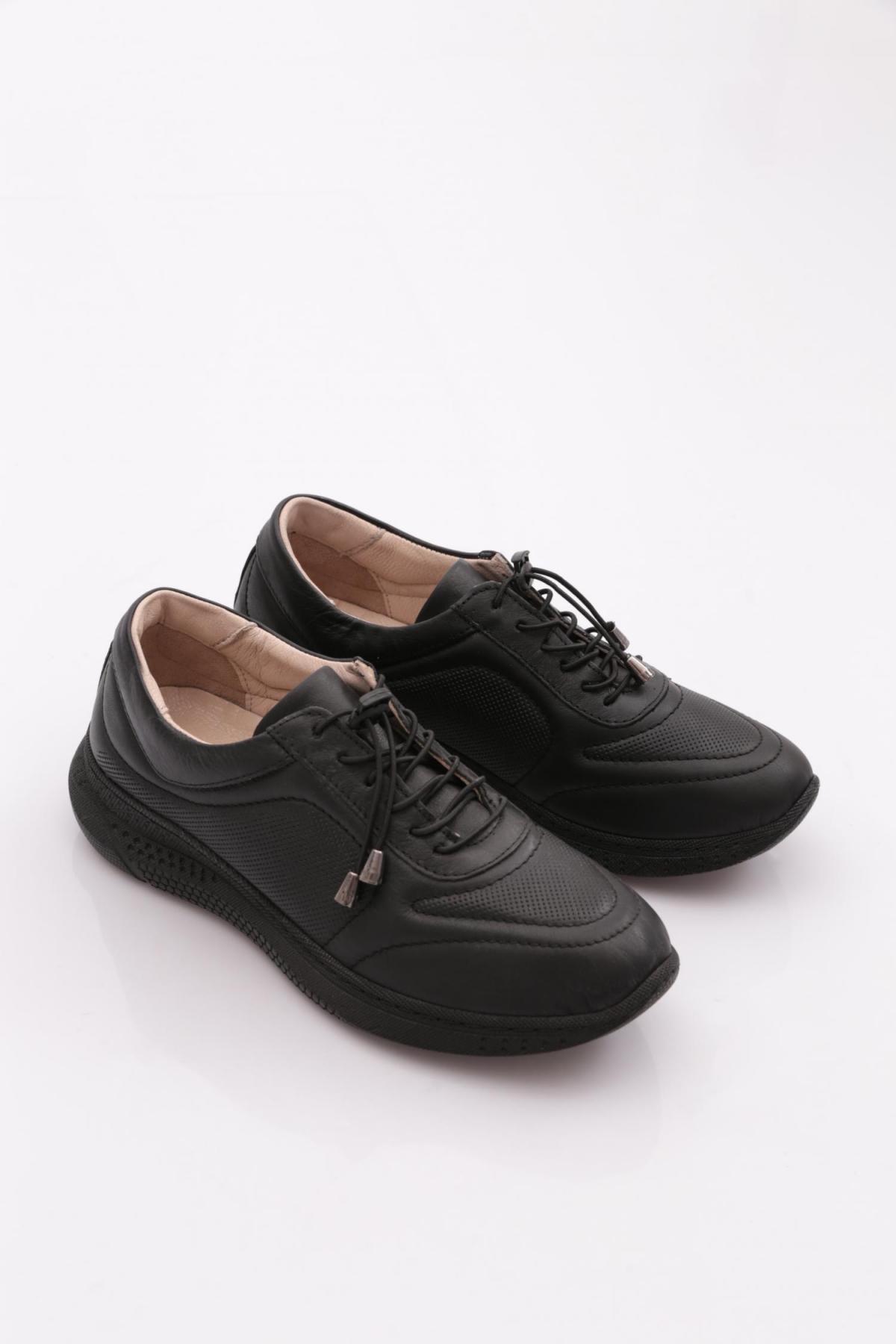 8000 Kadin Bağcikli Lazer Baskili Comfort Ayakkabi - Görsel 3