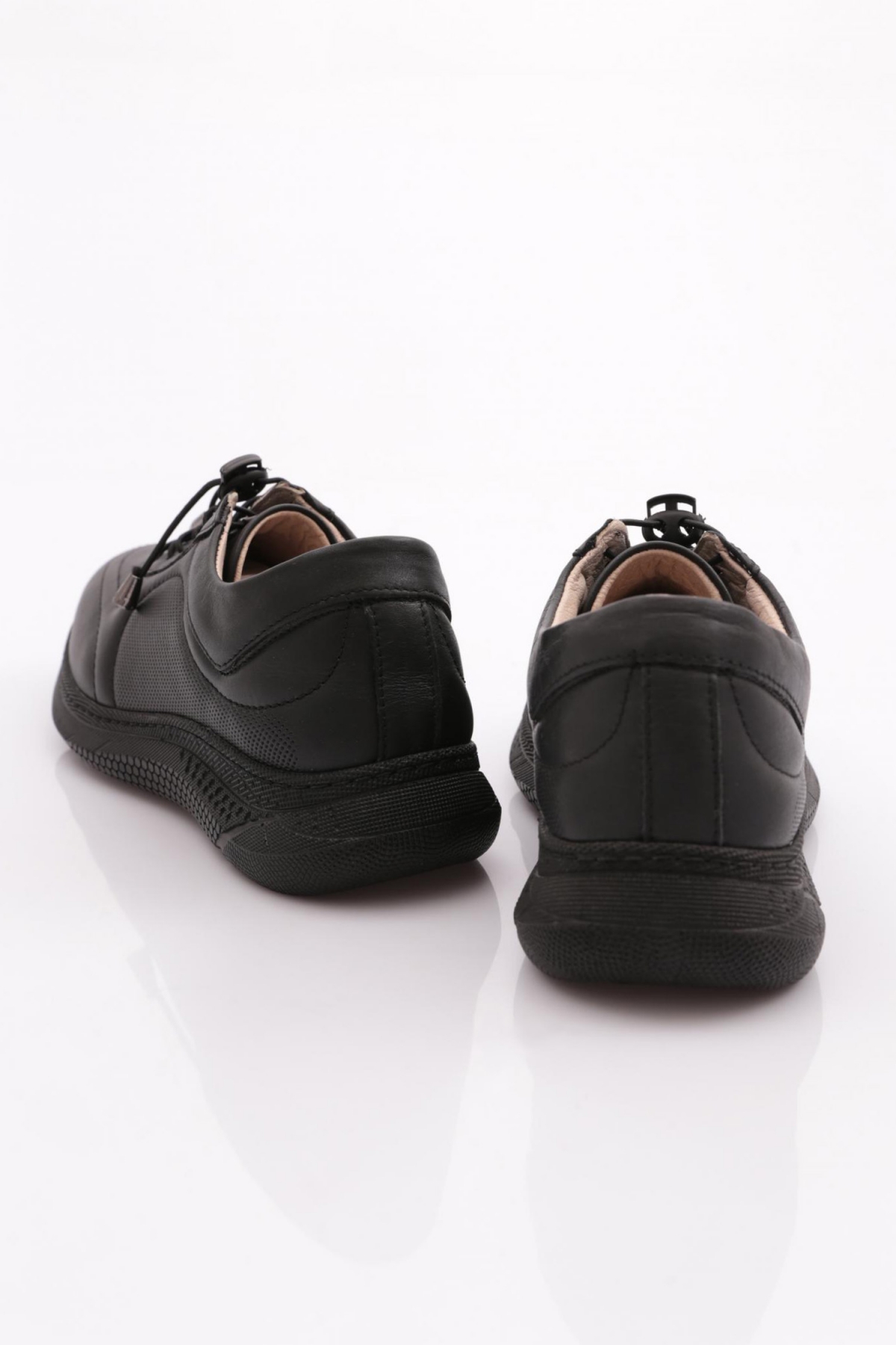 8000 Kadin Bağcikli Lazer Baskili Comfort Ayakkabi - Görsel 4