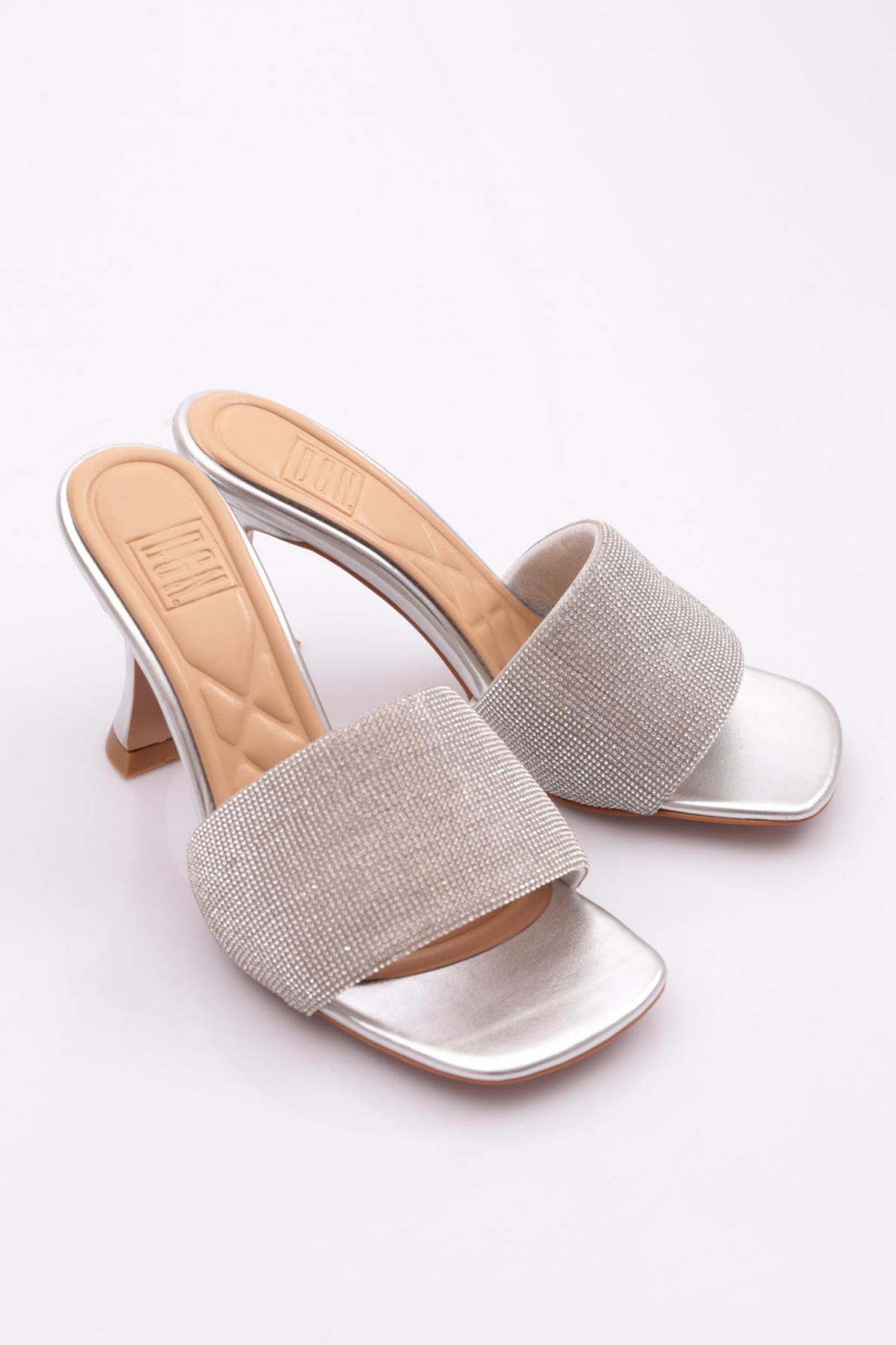 8021 Kadin Silver Taşli Topuklu Terlik - Görsel 3