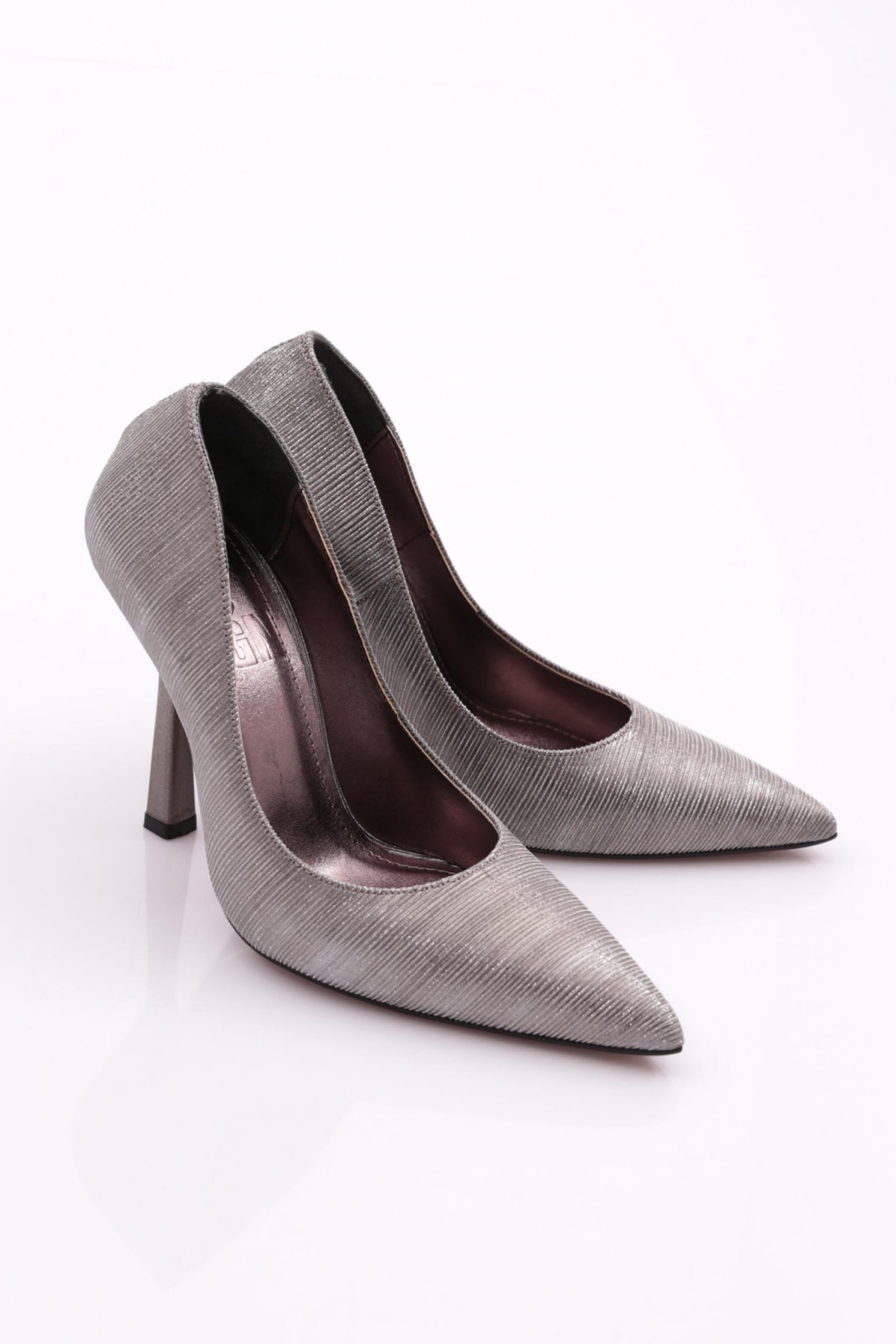 6075 Kadin Nokta Detayli Topuklu Ayakkabi - Görsel 3