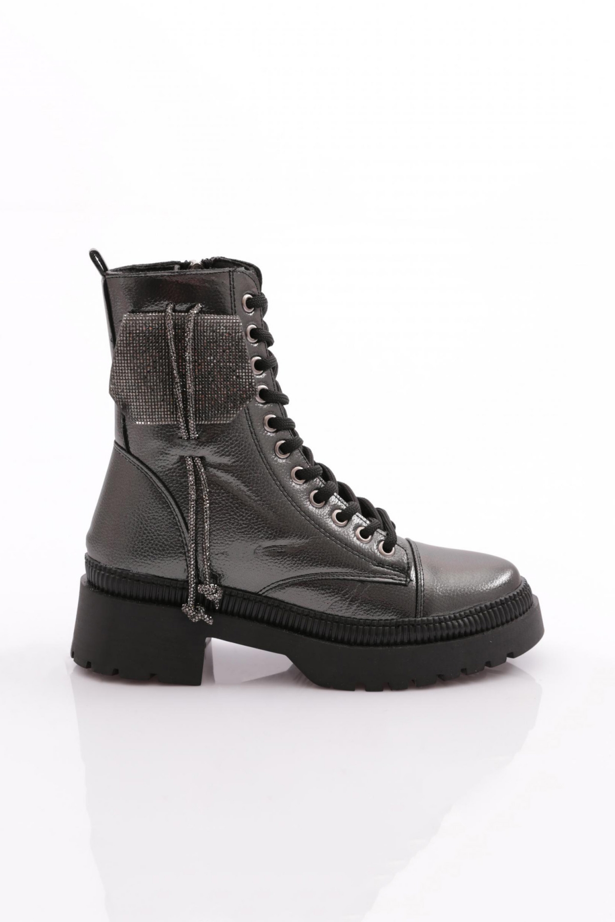 906223 Kadin Bot - Görsel 2