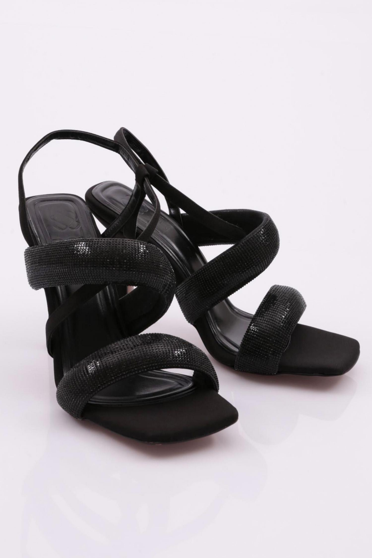 2032 Kadin Sirali Kalin Sirali Ve Çapraz Bantli Silver Taşli Topuklu Sandalet - Görsel 3