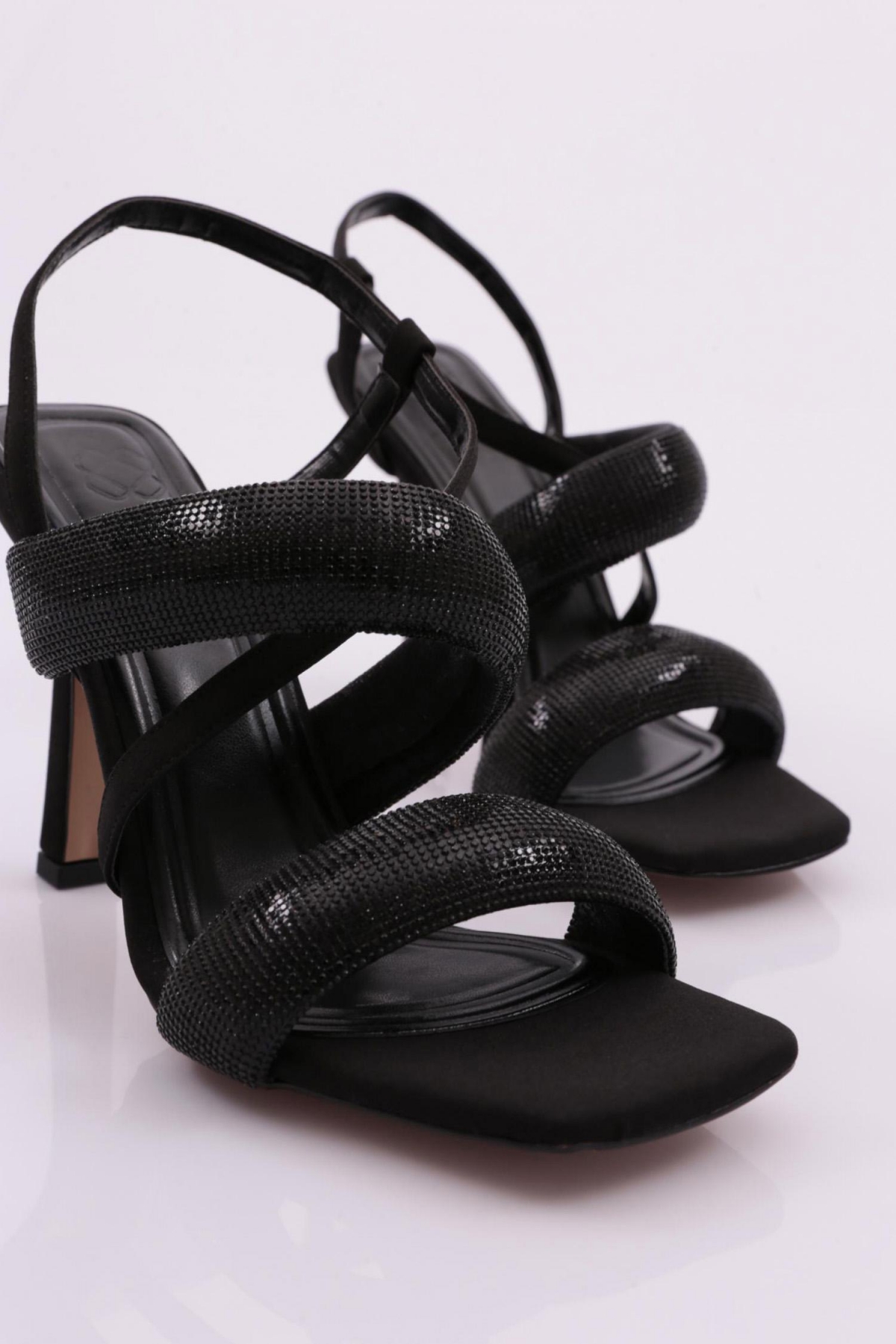 2032 Kadin Sirali Kalin Sirali Ve Çapraz Bantli Silver Taşli Topuklu Sandalet - Görsel 5