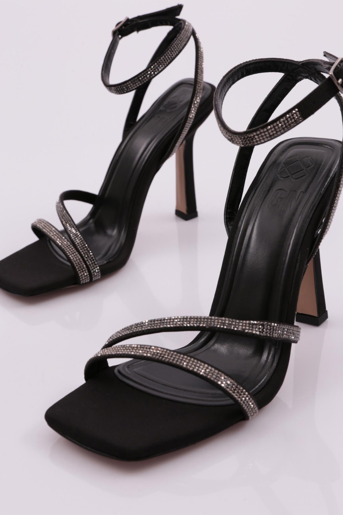 2026 Kadin Silver Taşli Bilekten Kemer Bağlamali Topuklu Sandalet - Görsel 5