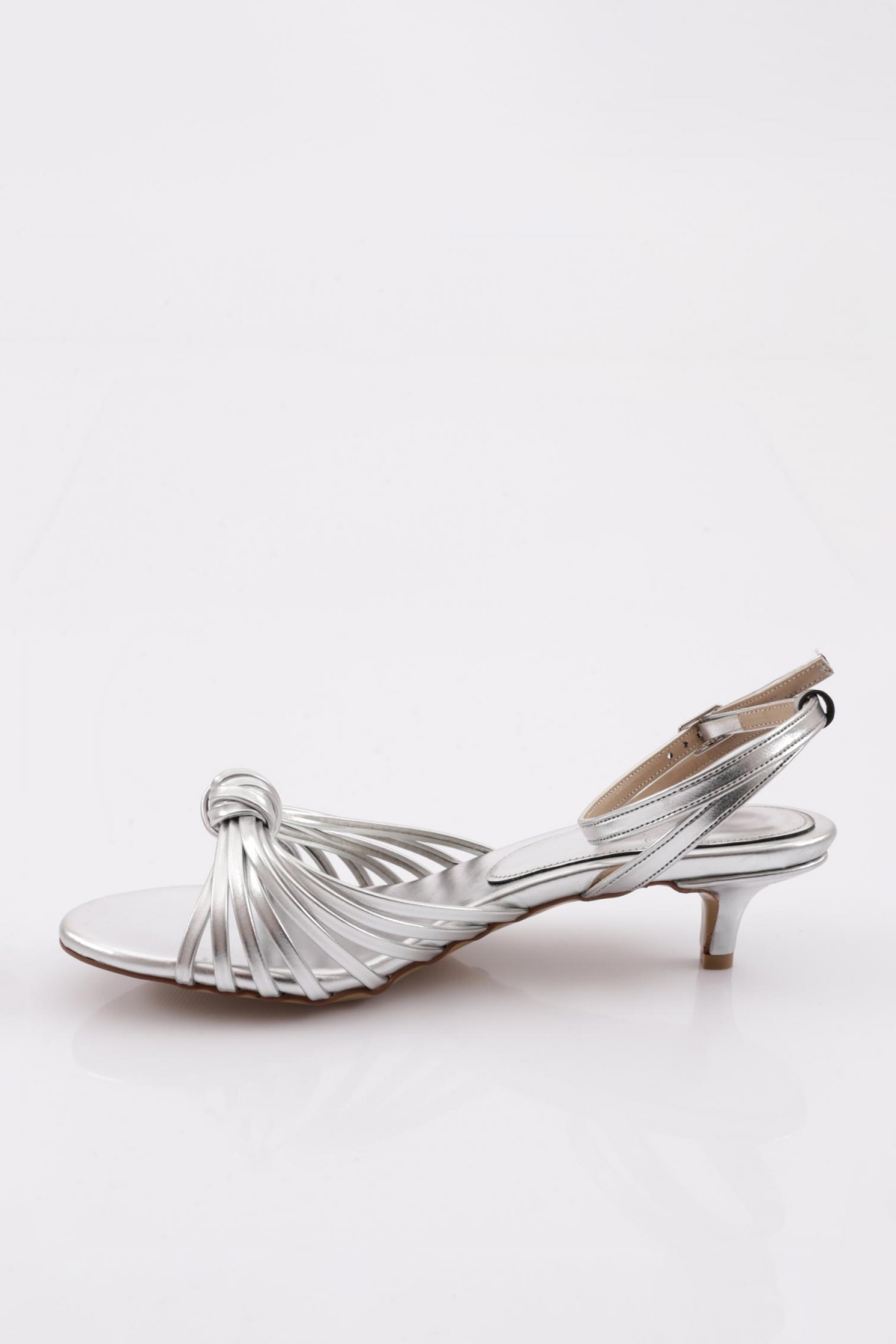 4320 Kadin Kisa Topuk Bilekten Bağlama Sandalet - Görsel 4