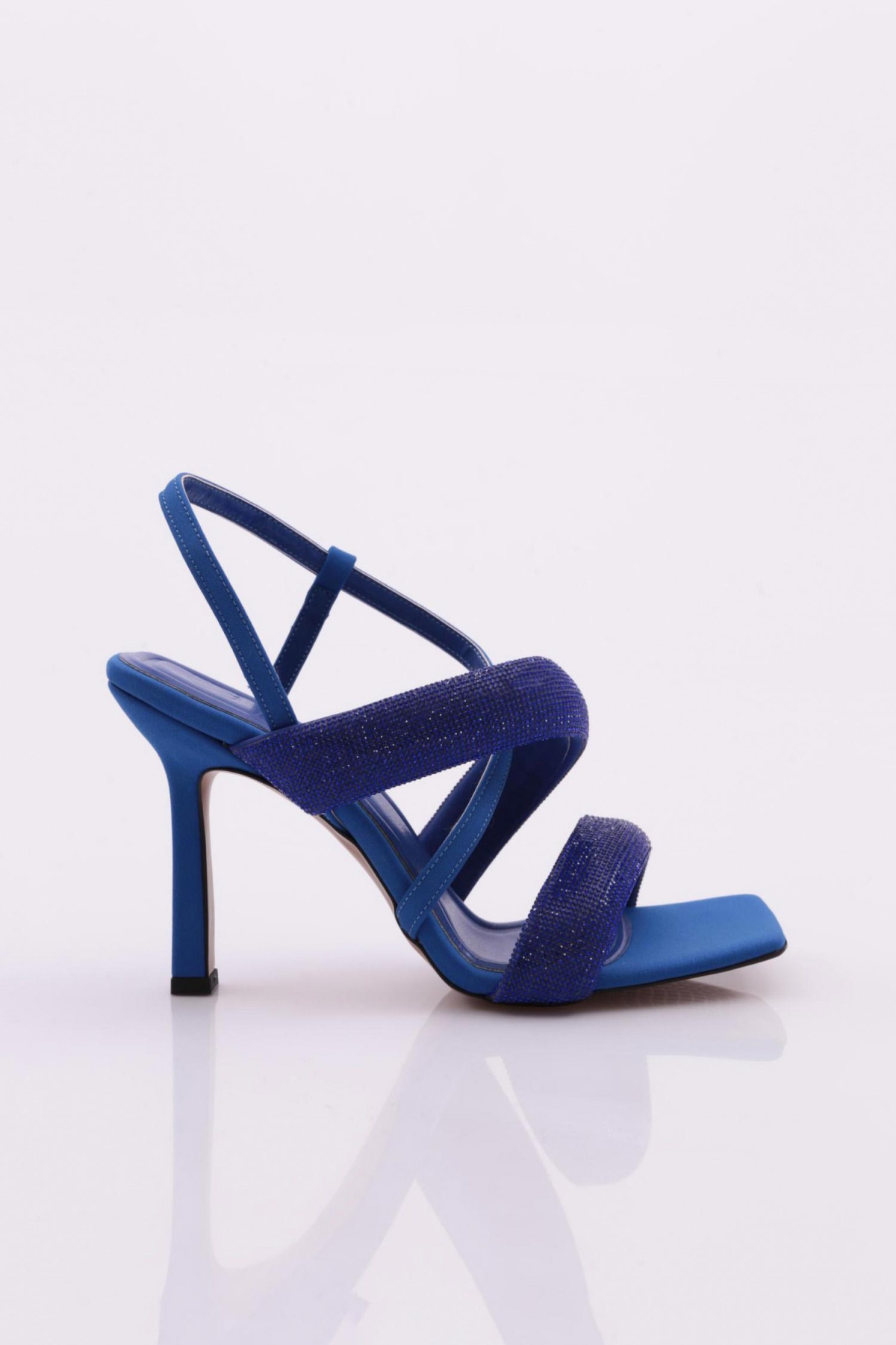 2032 Kadin Sirali Kalin Sirali Ve Çapraz Bantli Silver Taşli Topuklu Sandalet - Görsel 2