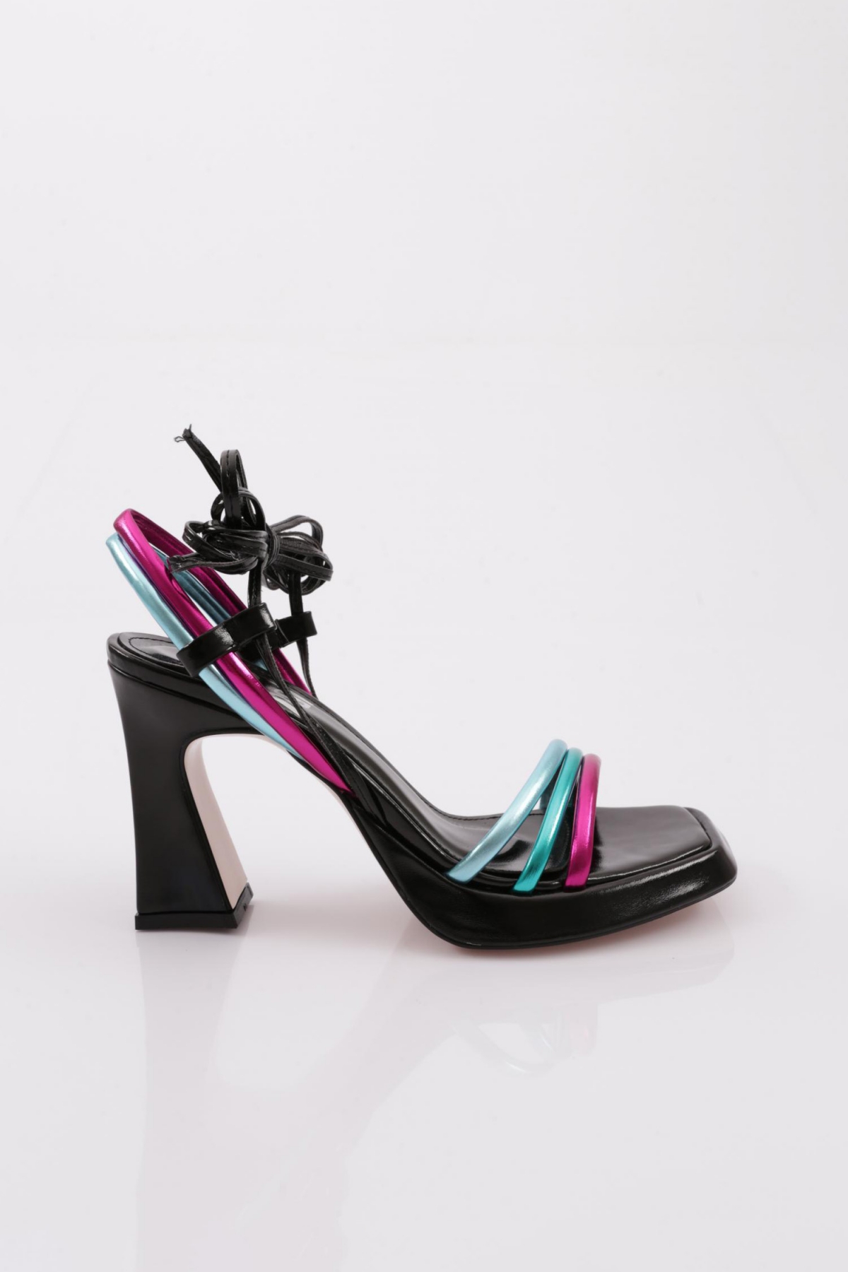 7835 Kadin Düz Burun Kalin Topuklu Sandalet - Görsel 2