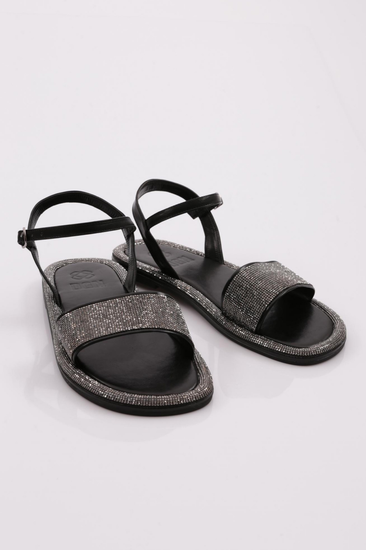 3051 Kadin Düz Taban Taşli Sandalet - Görsel 3