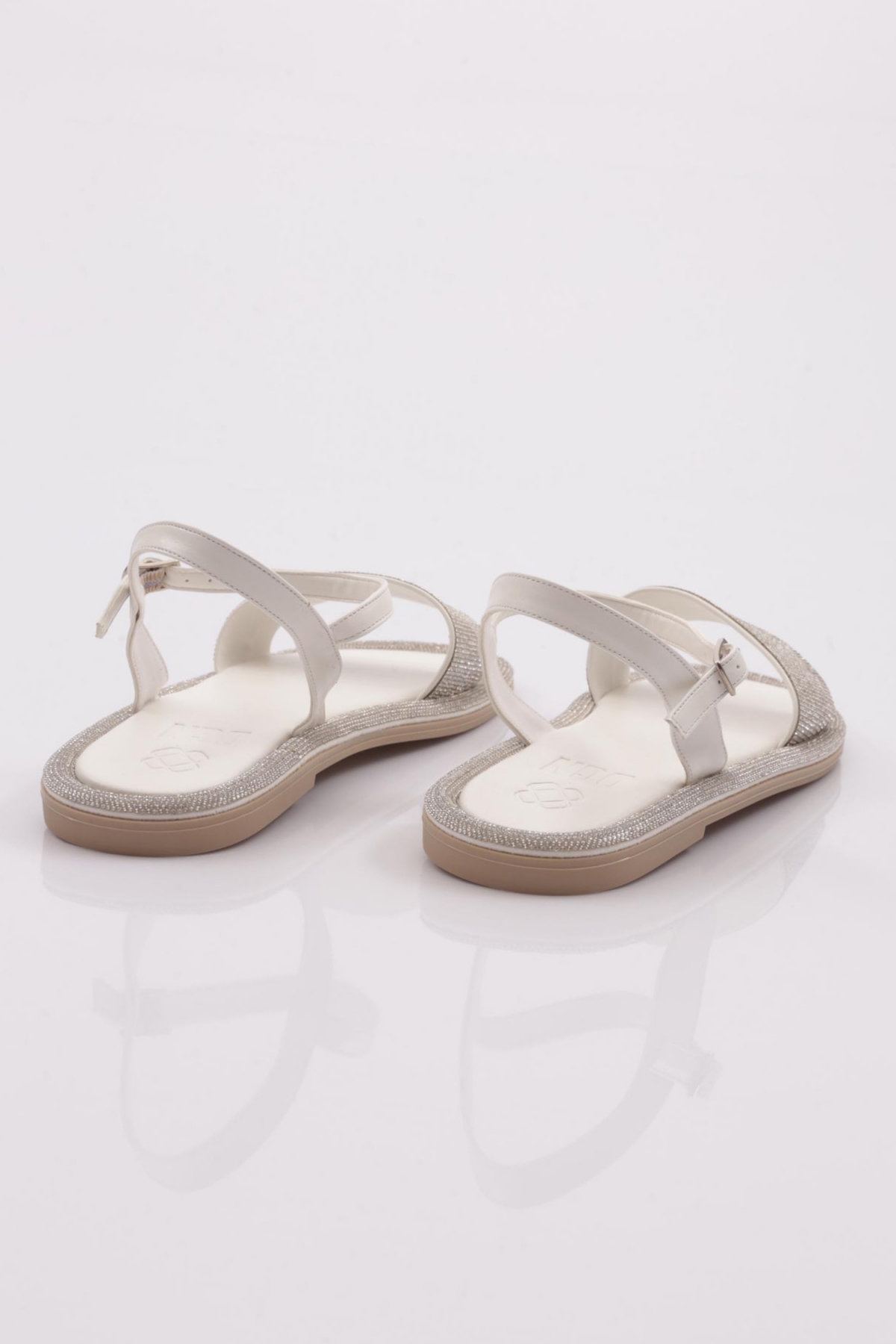 3051 Kadin Düz Taban Taşli Sandalet - Görsel 4