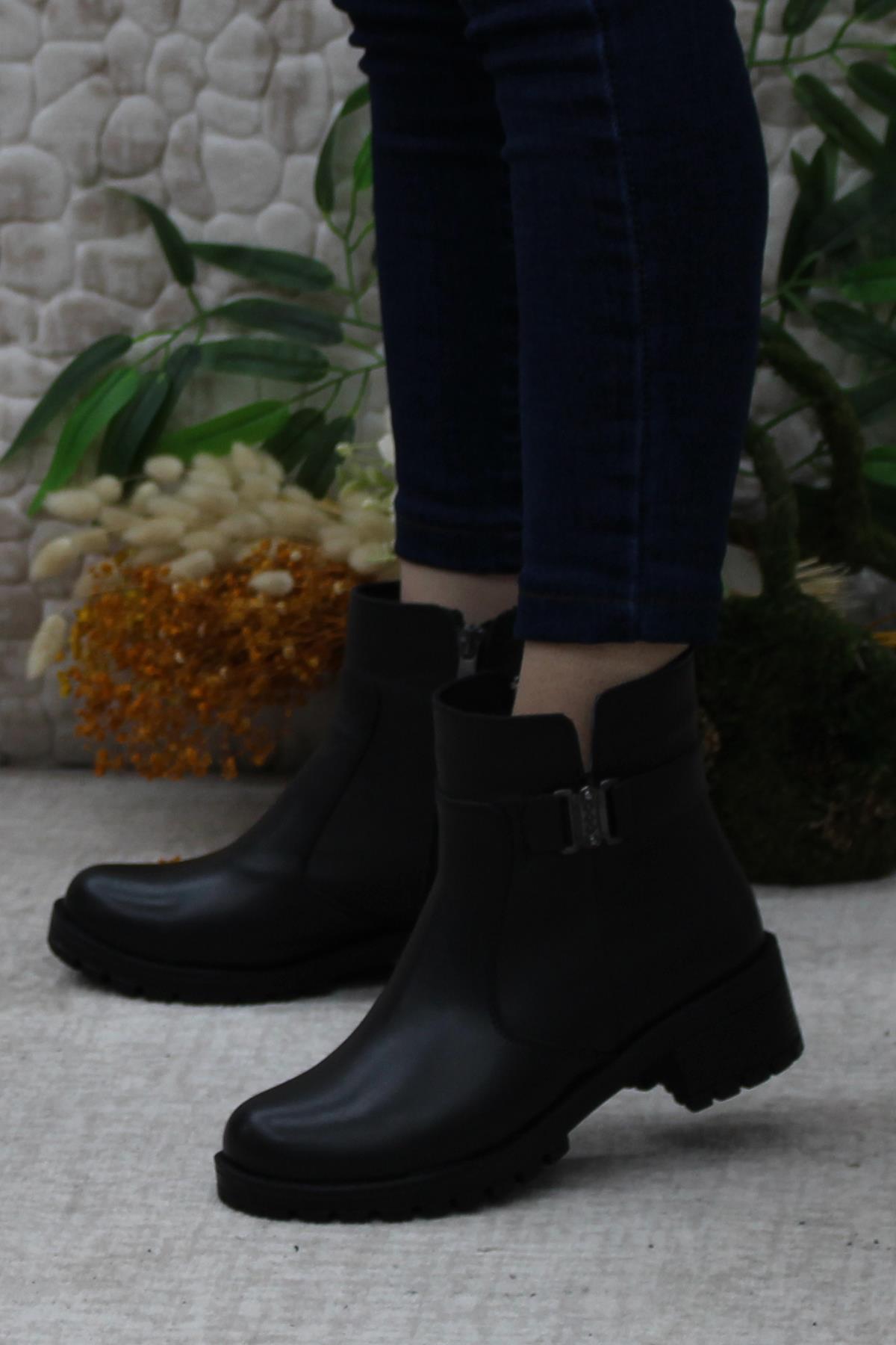 32822 Siyah Orijinal Hakiki Deri İçi Kürklü Kaymaz Taban Kadın Bot - Görsel 4