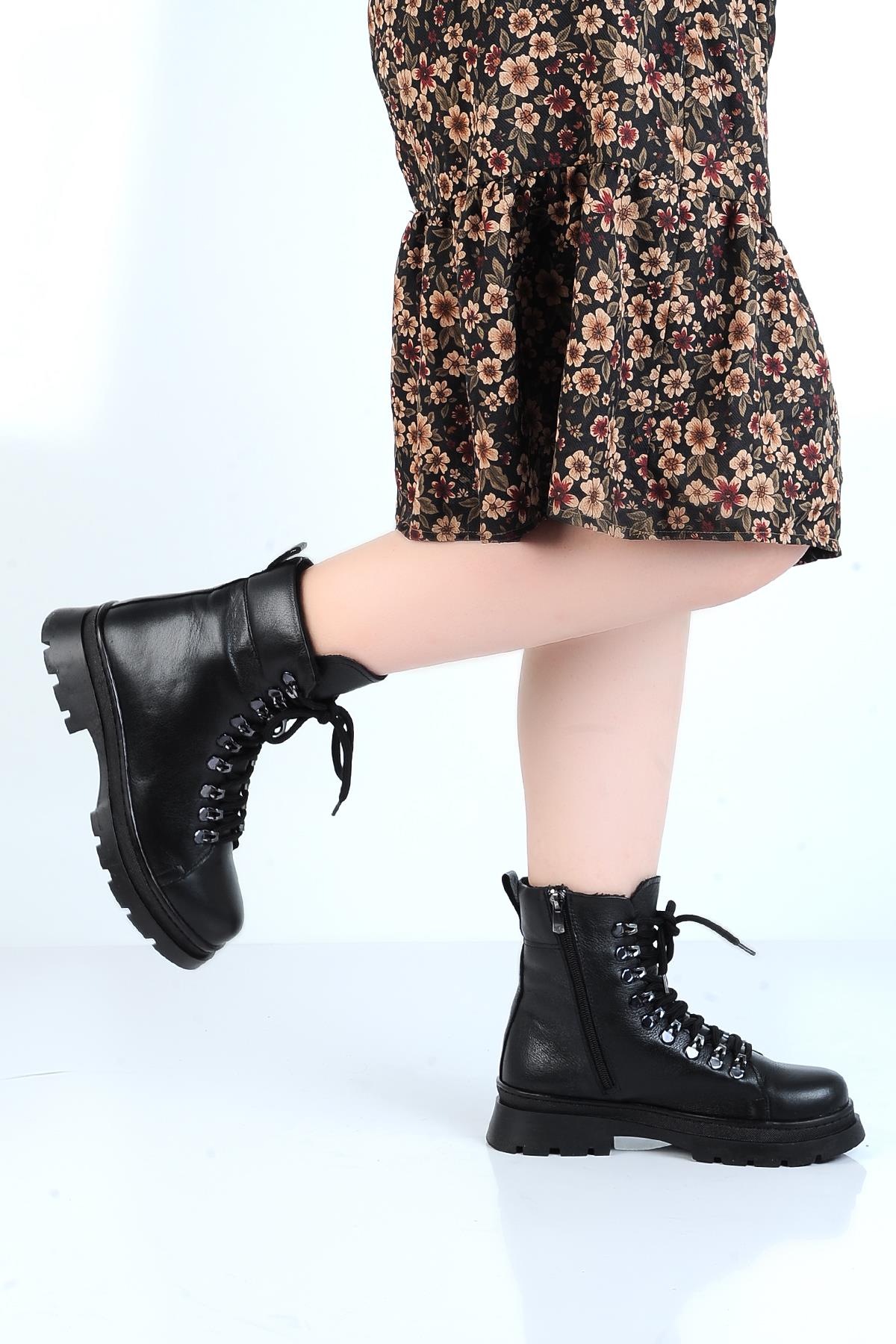 240804-Z Siyah Kürklü Deri Kadın Düz Bot - Görsel 5