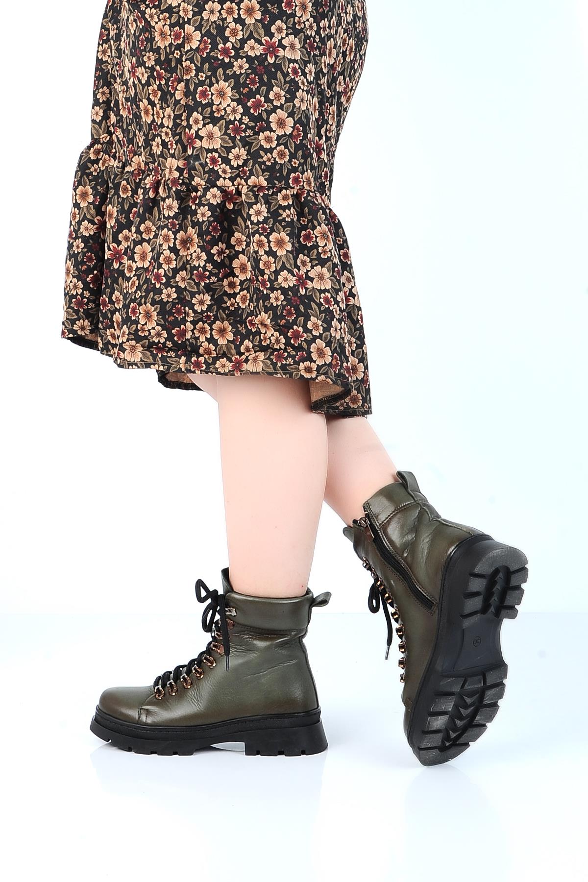 240804-Z Yeşil Kürklü Deri Kadın Düz Bot - Görsel 5