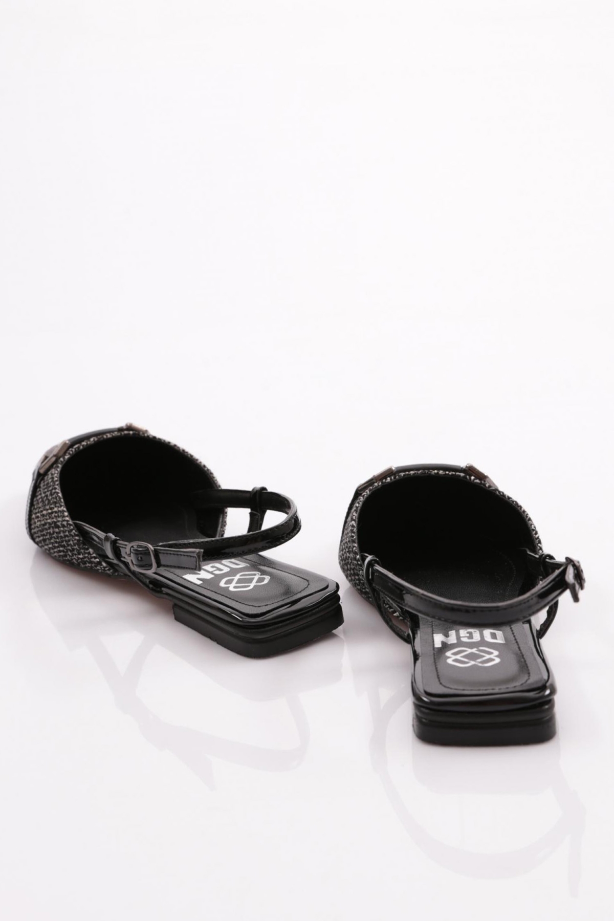 6006 Kadin Metal Aksesuarli Arkadan Bağlamali Babet - Görsel 4