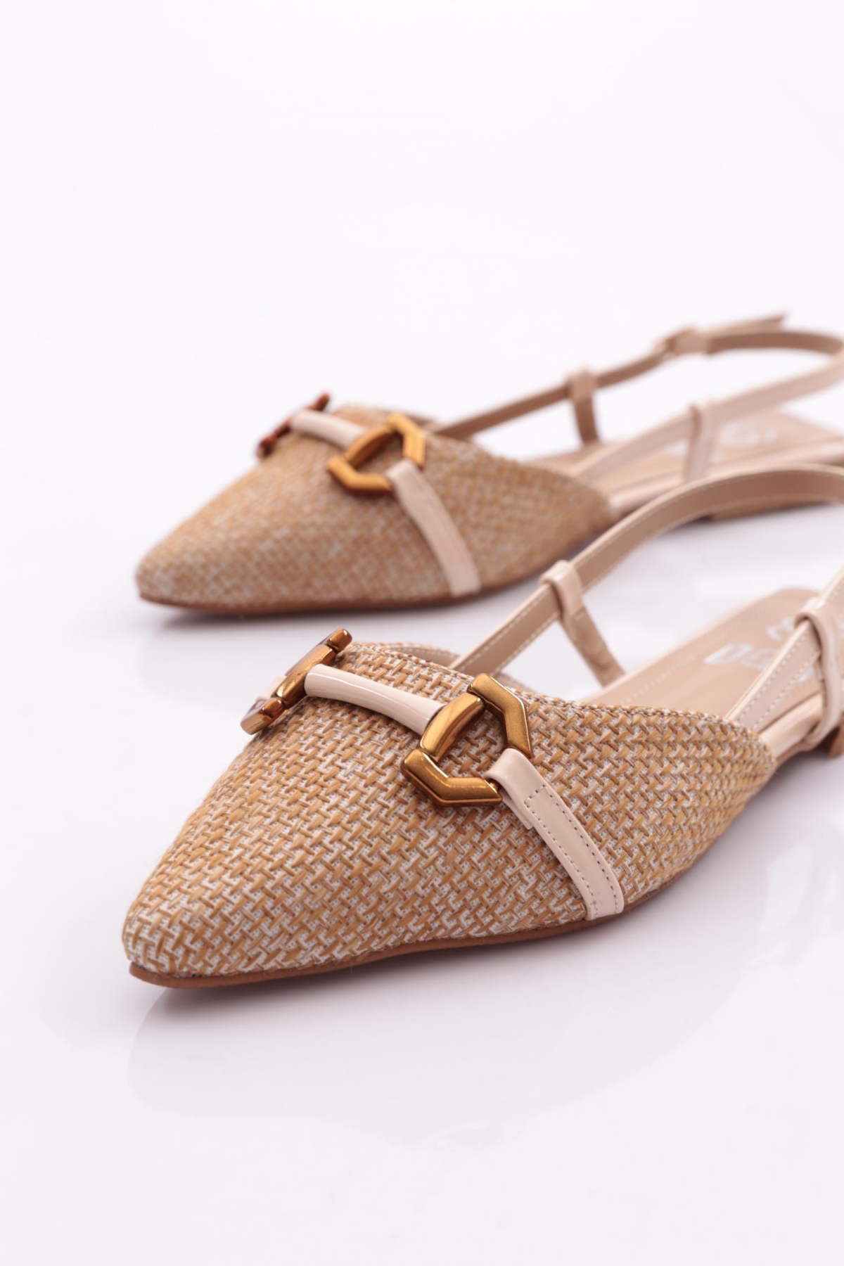 6006 Kadin Metal Aksesuarli Arkadan Bağlamali Babet - Görsel 5