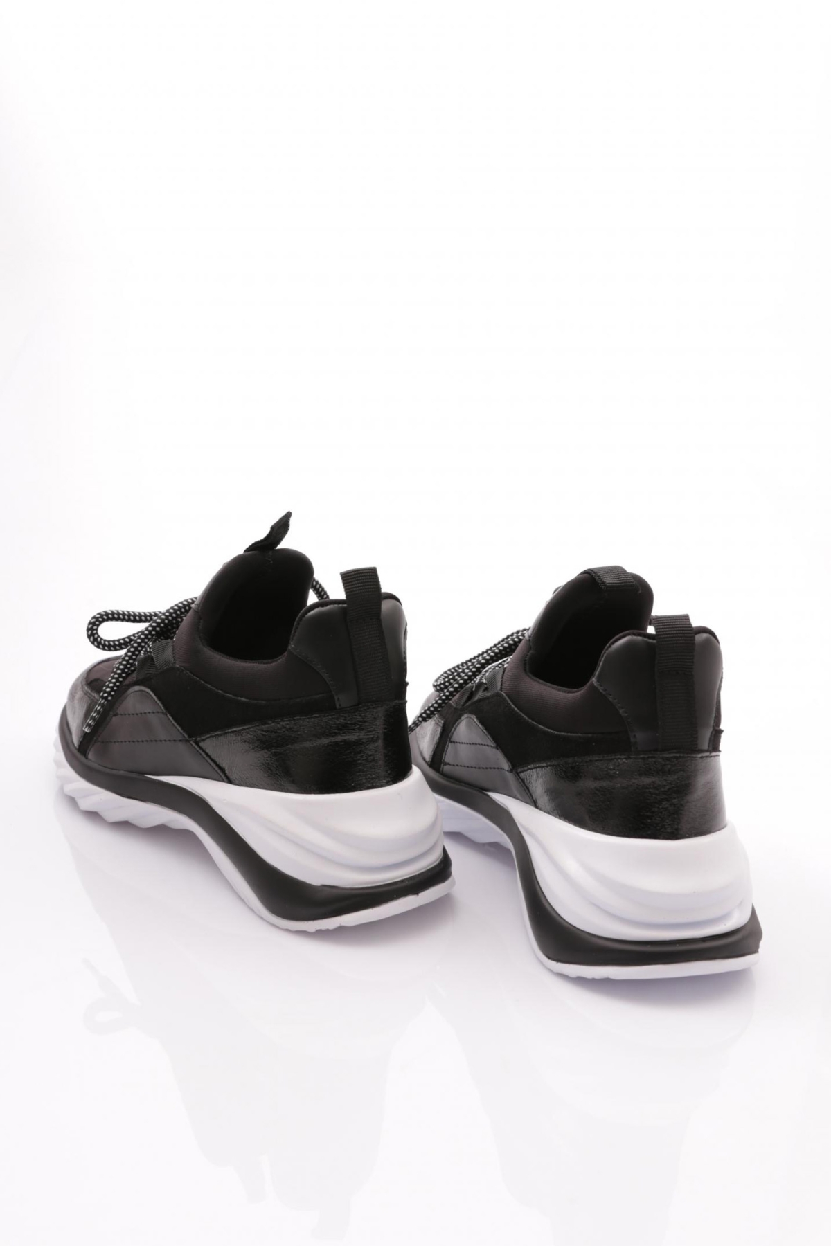 080 Kadin Bağcikli Yüksek Taban Spor Ayakkabi - Görsel 4