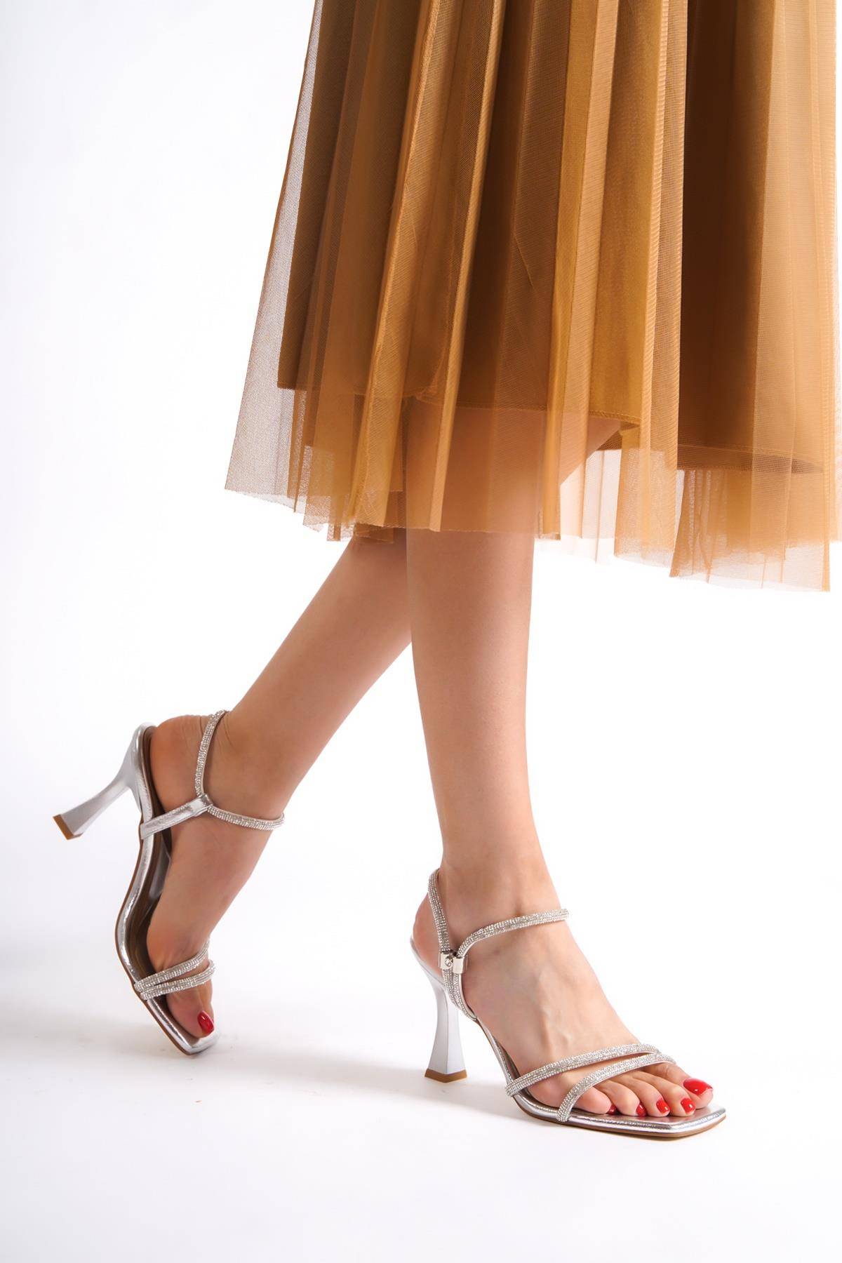 Midney Gümüş Taşlı Topuklu Abiye Ayakkabı - Görsel 2