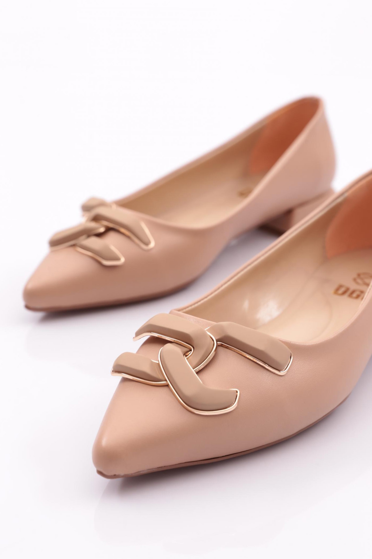 2606 Kadin Sivri Burun Metal Tokali Babet - Görsel 5