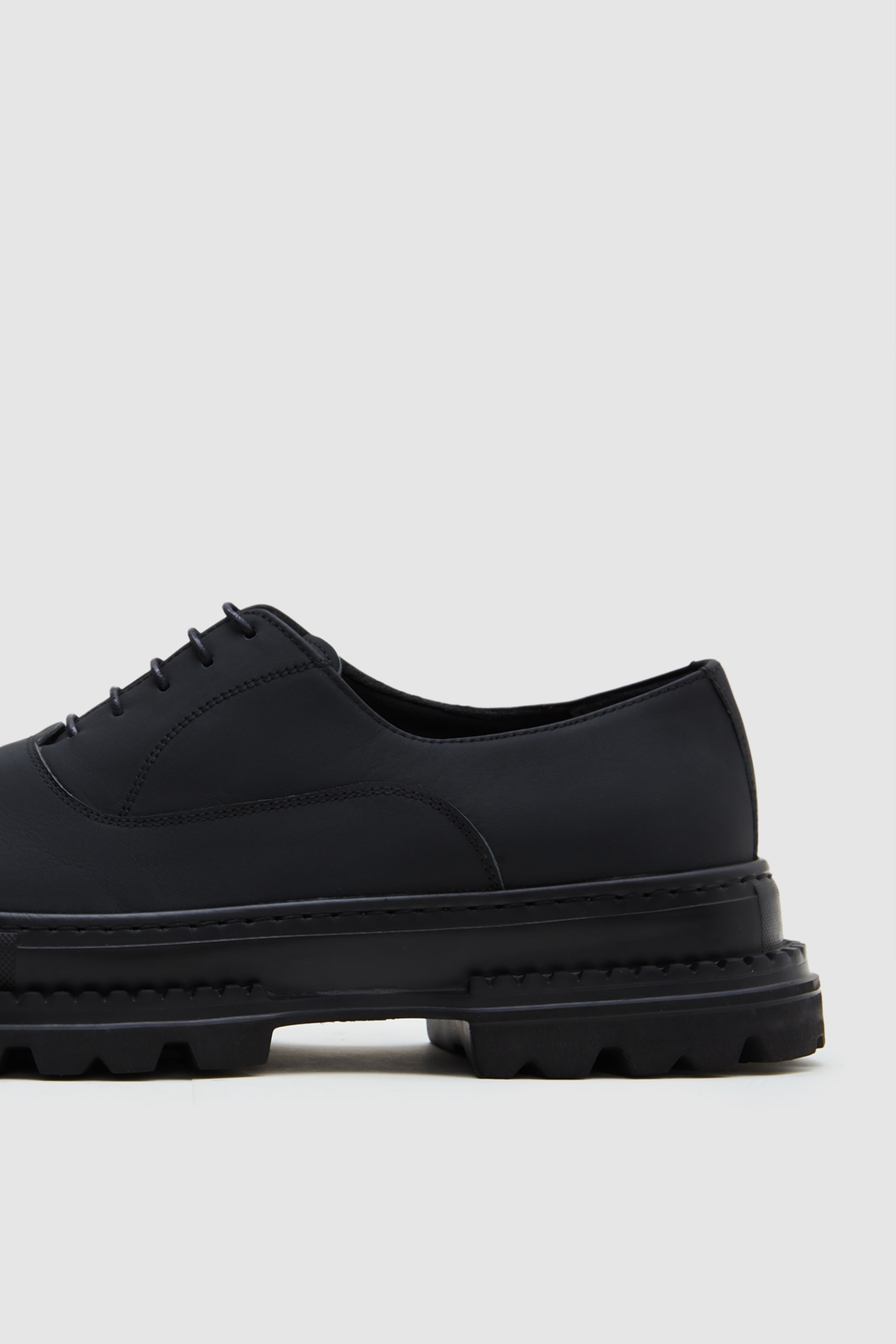 Siyah Kalın Tırtıklı Tabanlı Nubuk Ayakkabi - Görsel 4