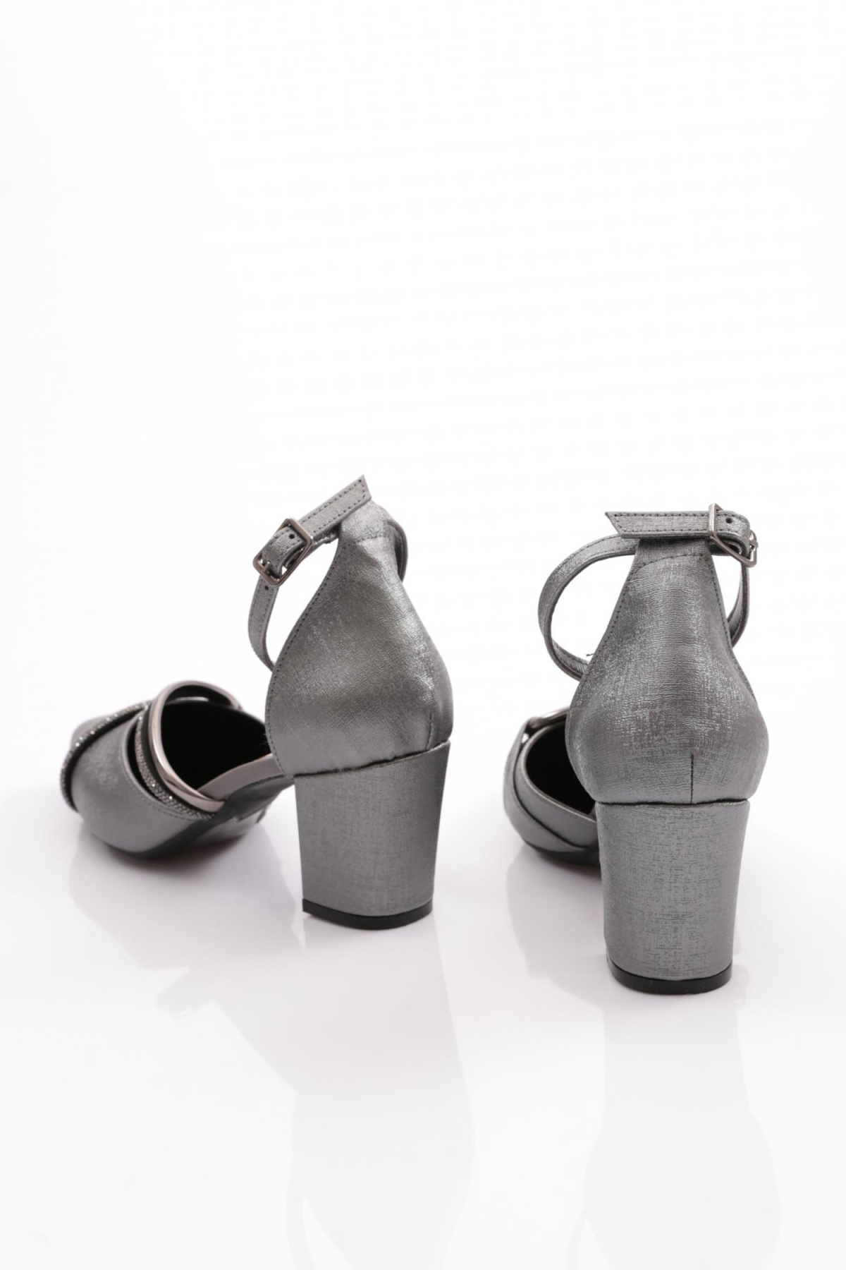 https://floimages.mncdn.com/media/catalog/product/24-03/08/201154672-3-1709881644.jpg