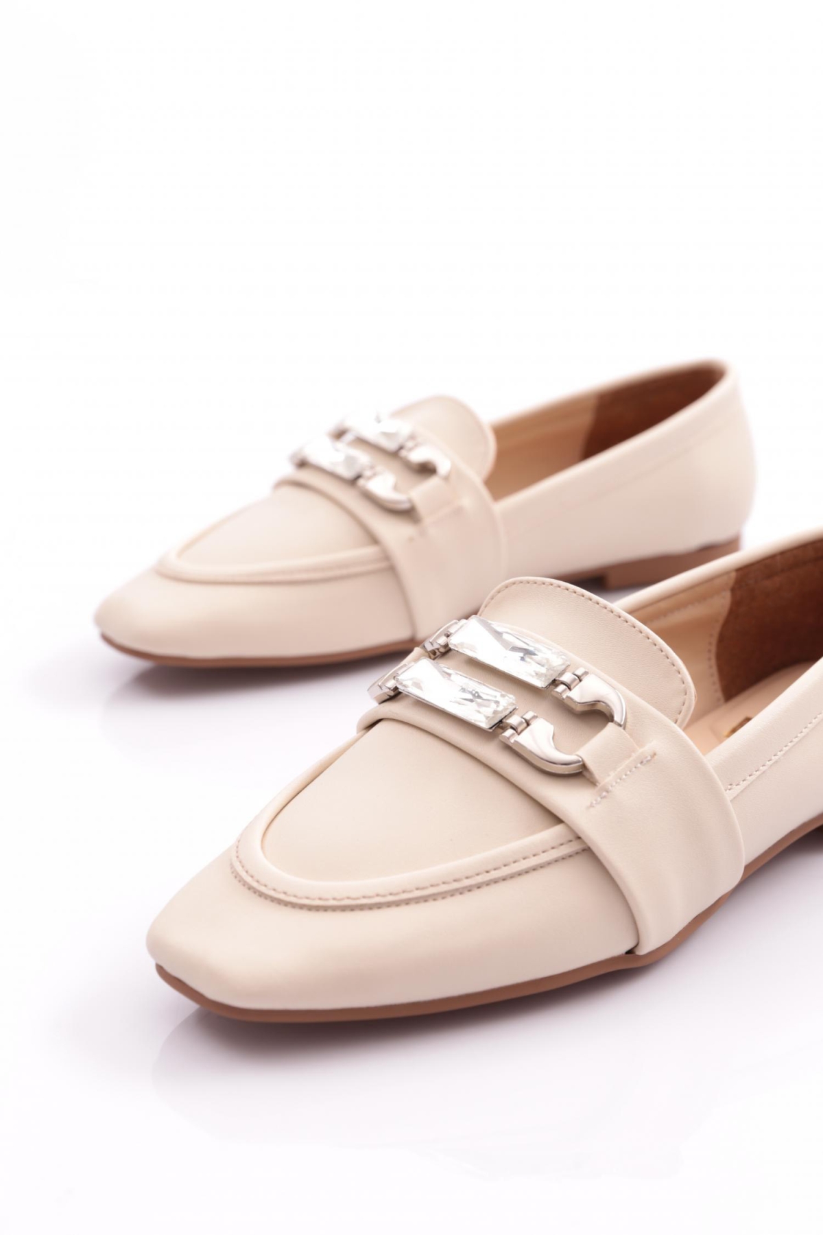 https://floimages.mncdn.com/media/catalog/product/24-03/08/201154690-4-1709881883.jpg