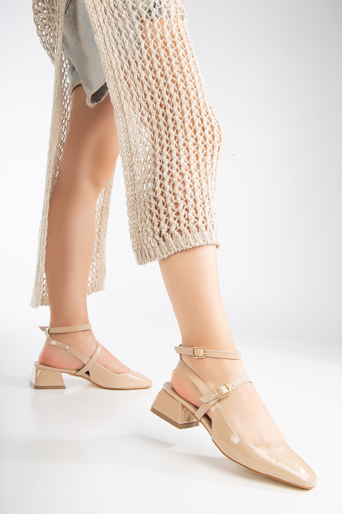 Daxtors D0351 Kadın Arkası Açık Kare Burunlu Baretli Düşük Klasik Topuklu Ayakkabı - Görsel 3