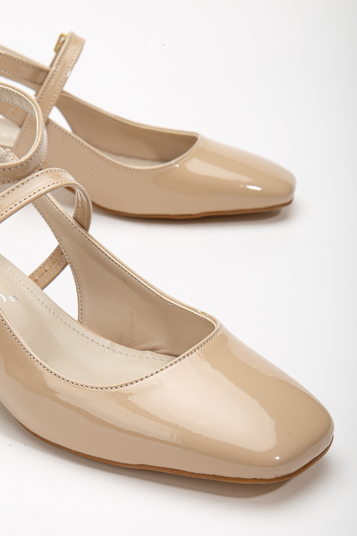 Daxtors D0351 Kadın Arkası Açık Kare Burunlu Baretli Düşük Klasik Topuklu Ayakkabı - Görsel 6