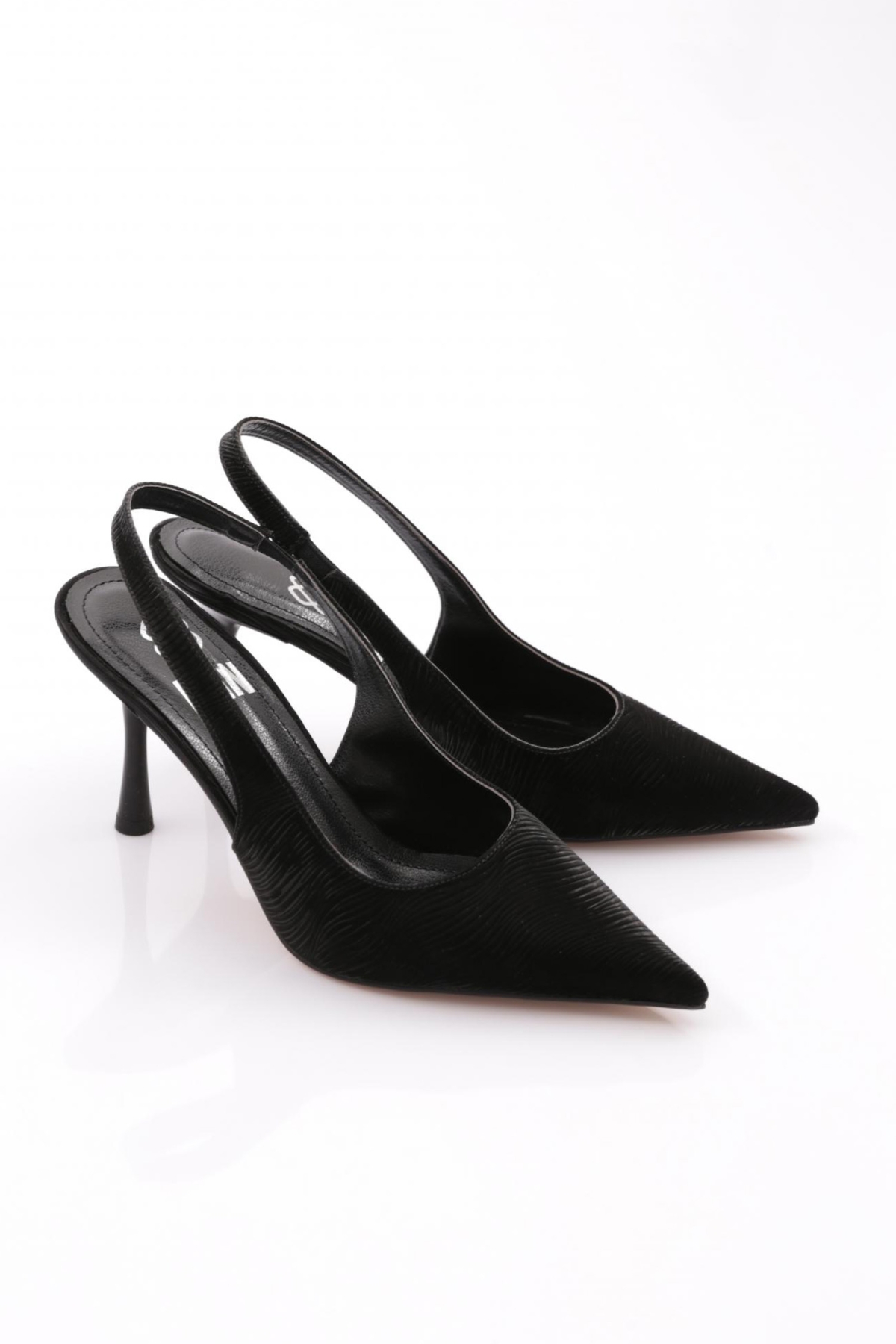 7018 Kadin Lastikli Arkasi Açik Topuklu Ayakkabi - Görsel 3
