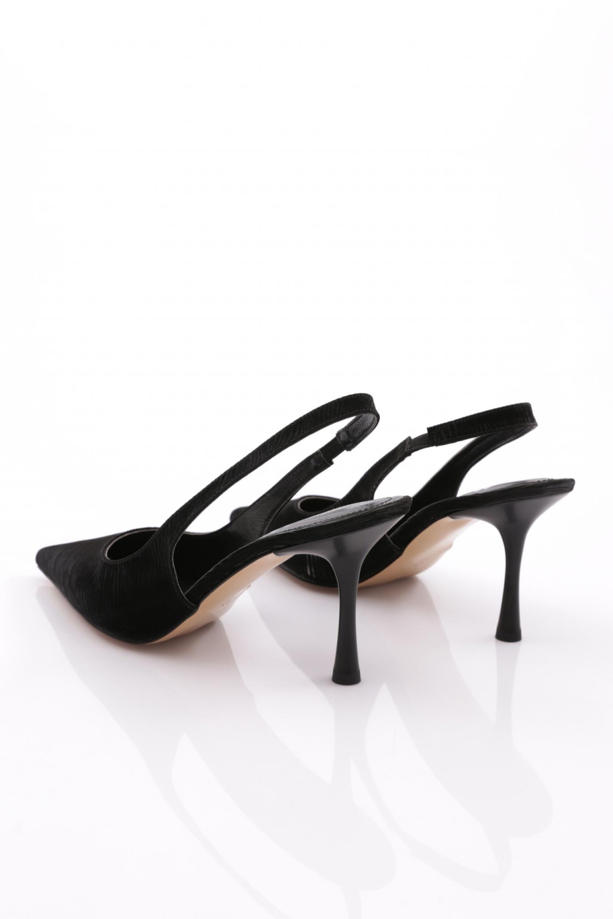 7018 Kadin Lastikli Arkasi Açik Topuklu Ayakkabi - Görsel 4