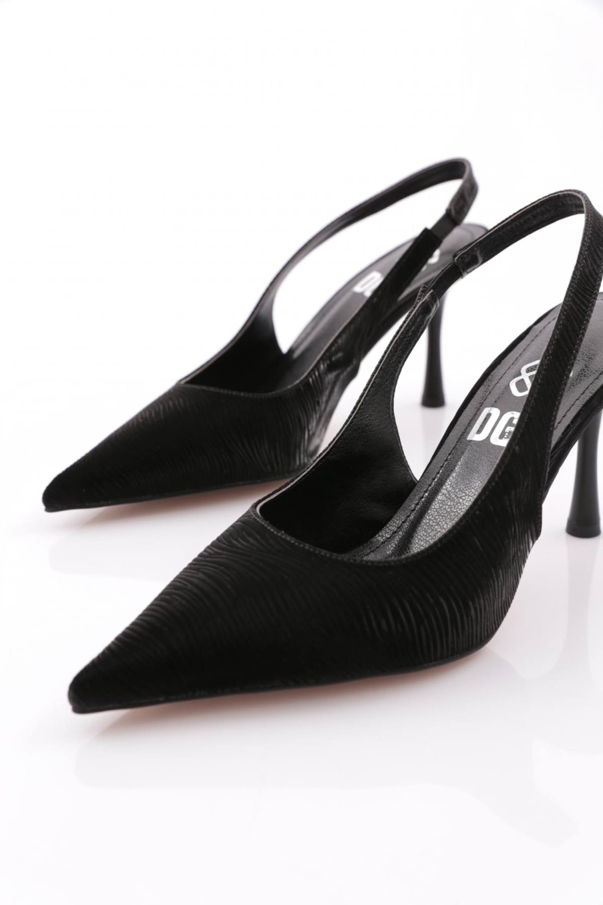 7018 Kadin Lastikli Arkasi Açik Topuklu Ayakkabi - Görsel 5