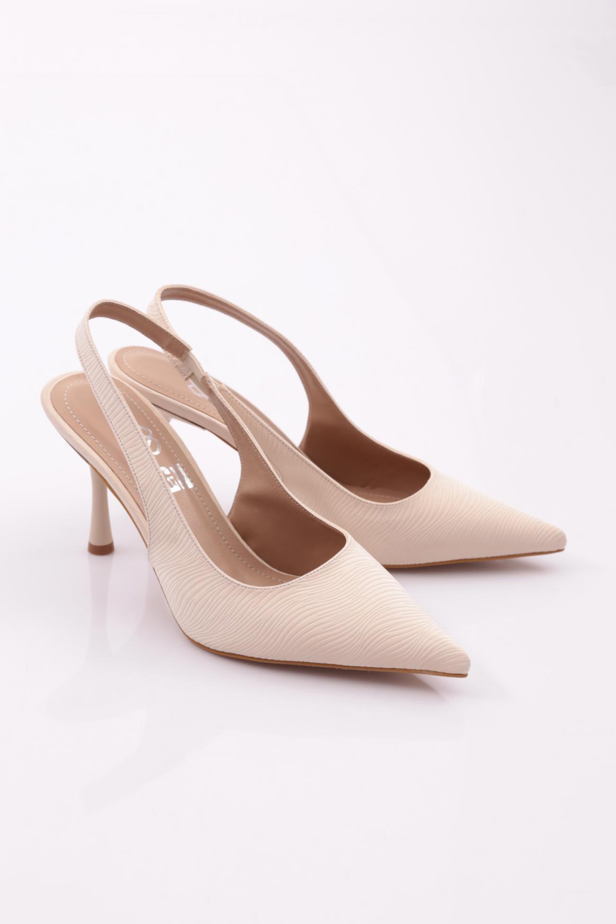 7018 Kadin Lastikli Arkasi Açik Topuklu Ayakkabi - Görsel 3