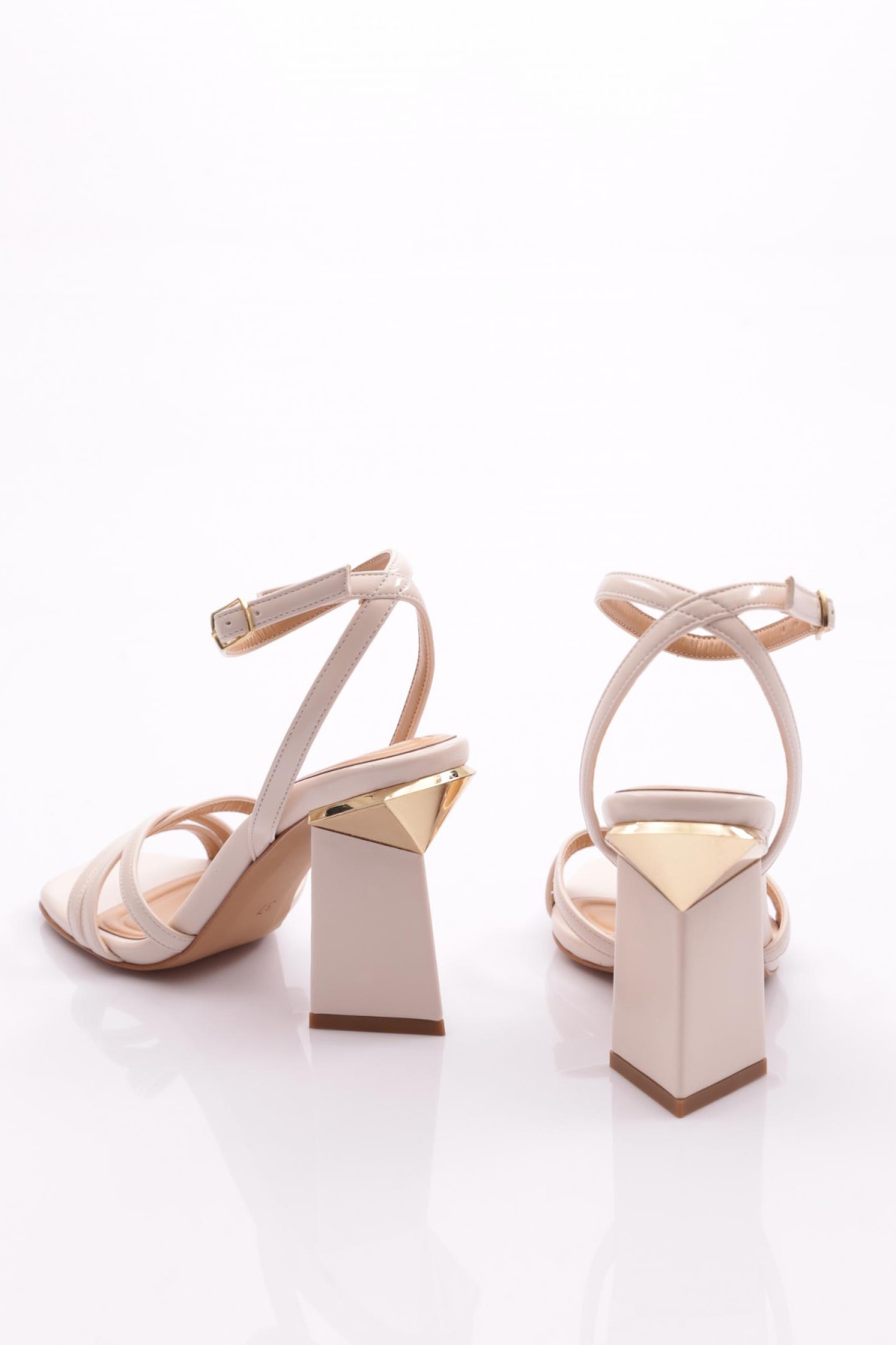 2440 Kadin Kalin Topuklu Abiye Ayakkabi - Görsel 4