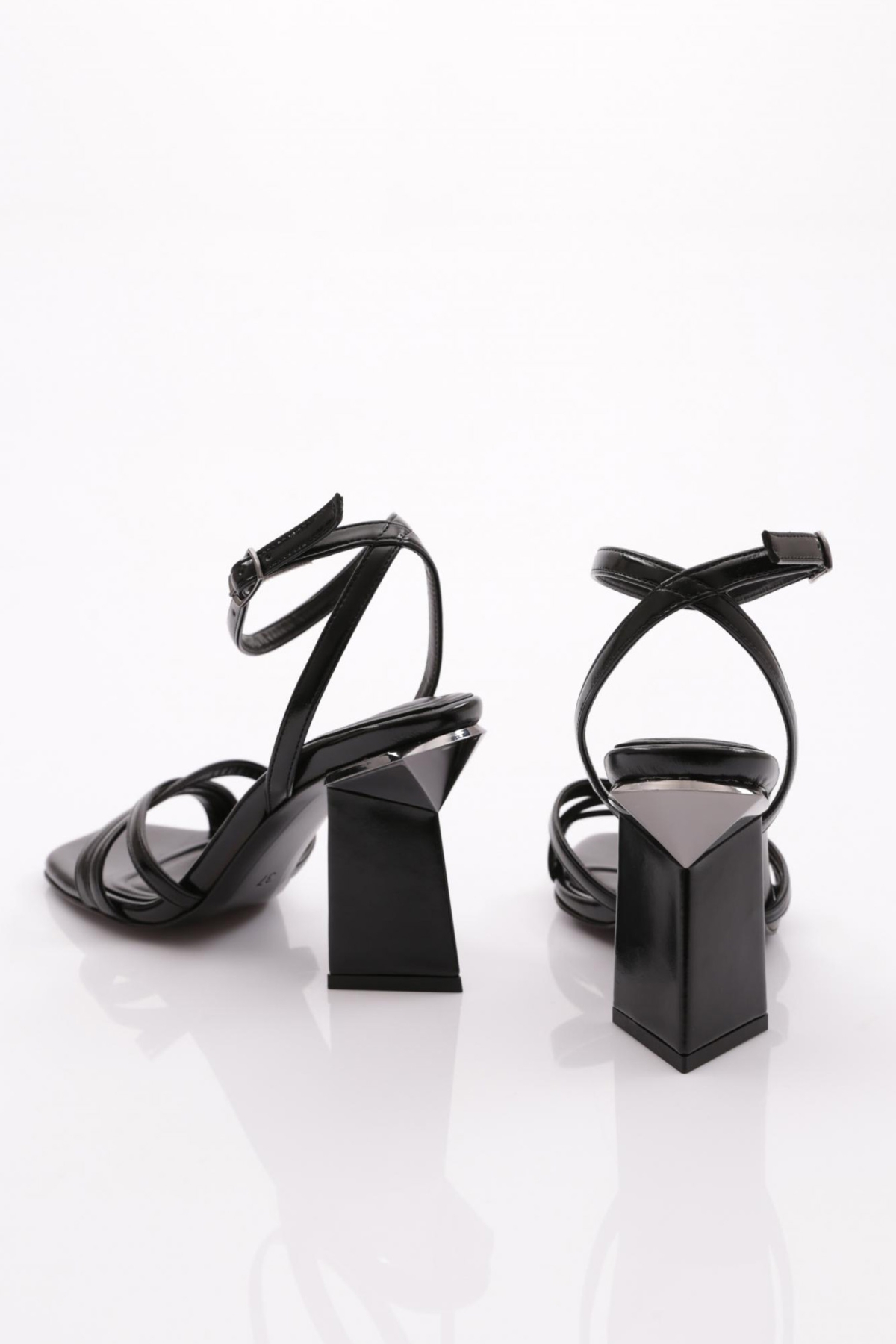 2440 Kadin Kalin Topuklu Abiye Ayakkabi - Görsel 4