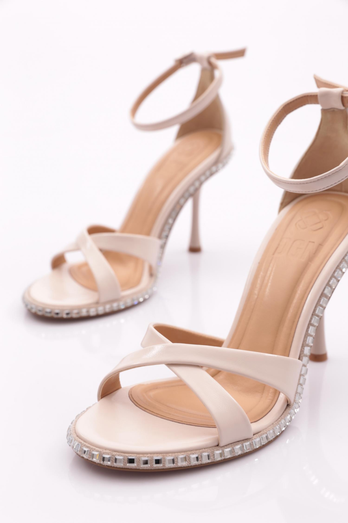 2431 Kadin Çapraz Bantli Topuklu Abiye Ayakkabi - Görsel 5