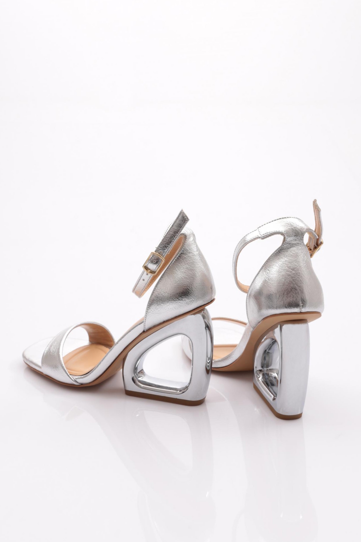 2427 Kadin Topuğu Delik Abiye Ayakkabi - Görsel 4