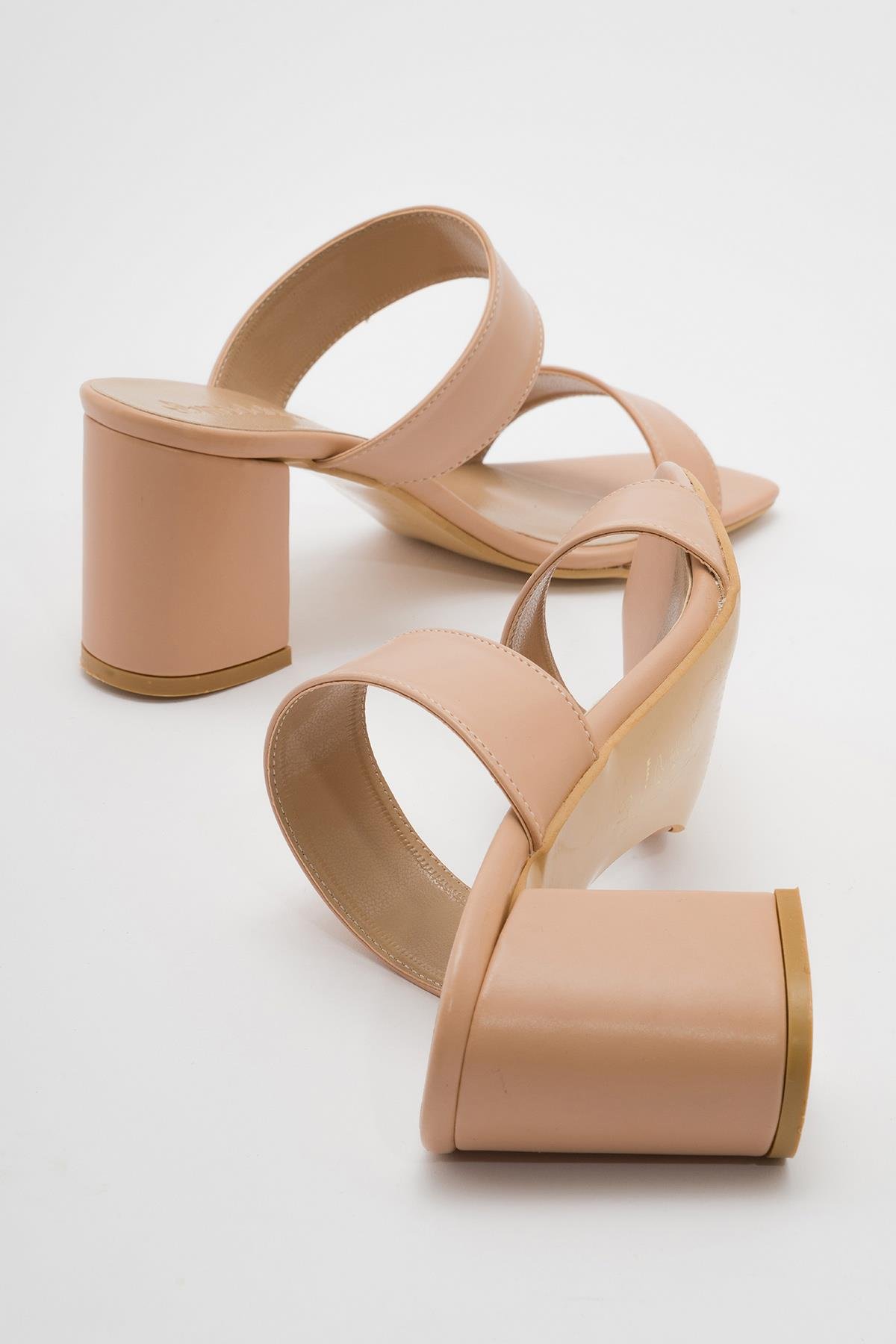 Kadın Küt Burunlu NUDE CİLT - Görsel 5