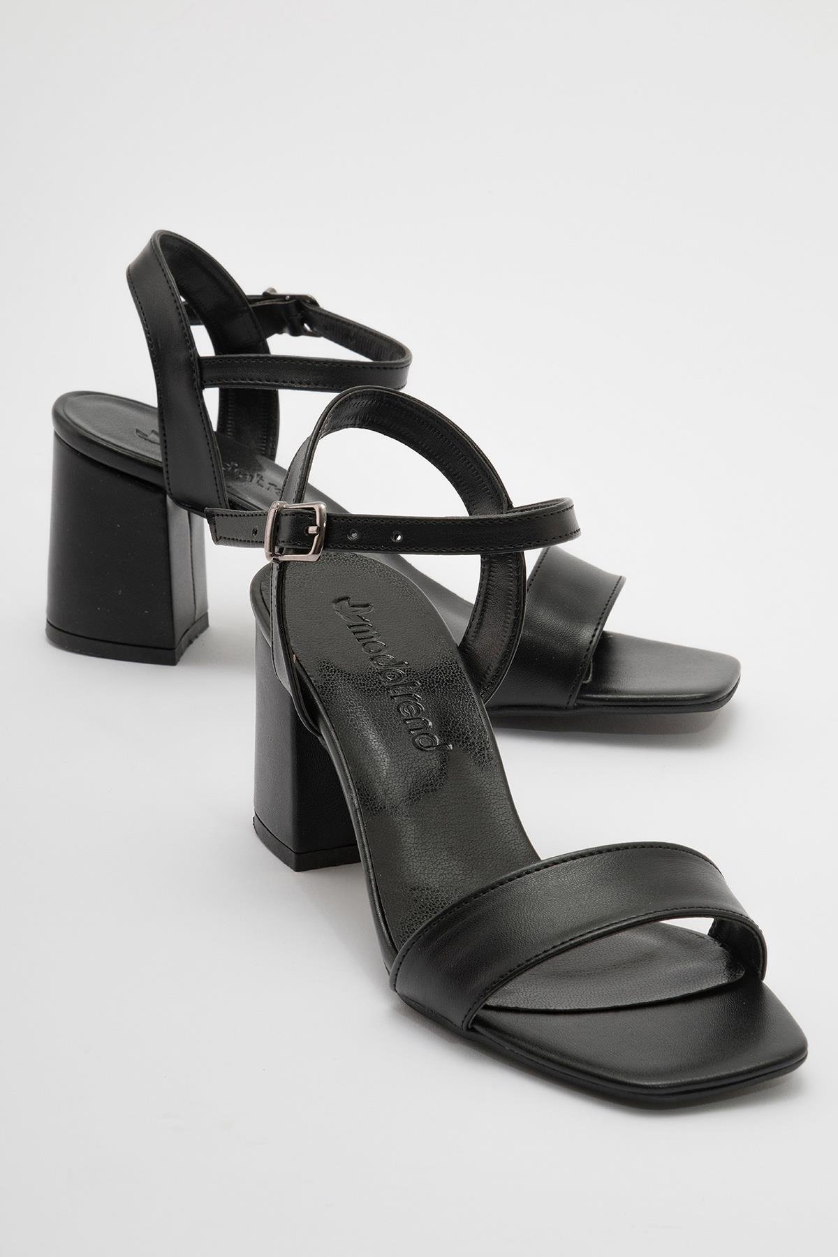 Kadın Küt Burunlu SİYAH CİLT - Görsel 2