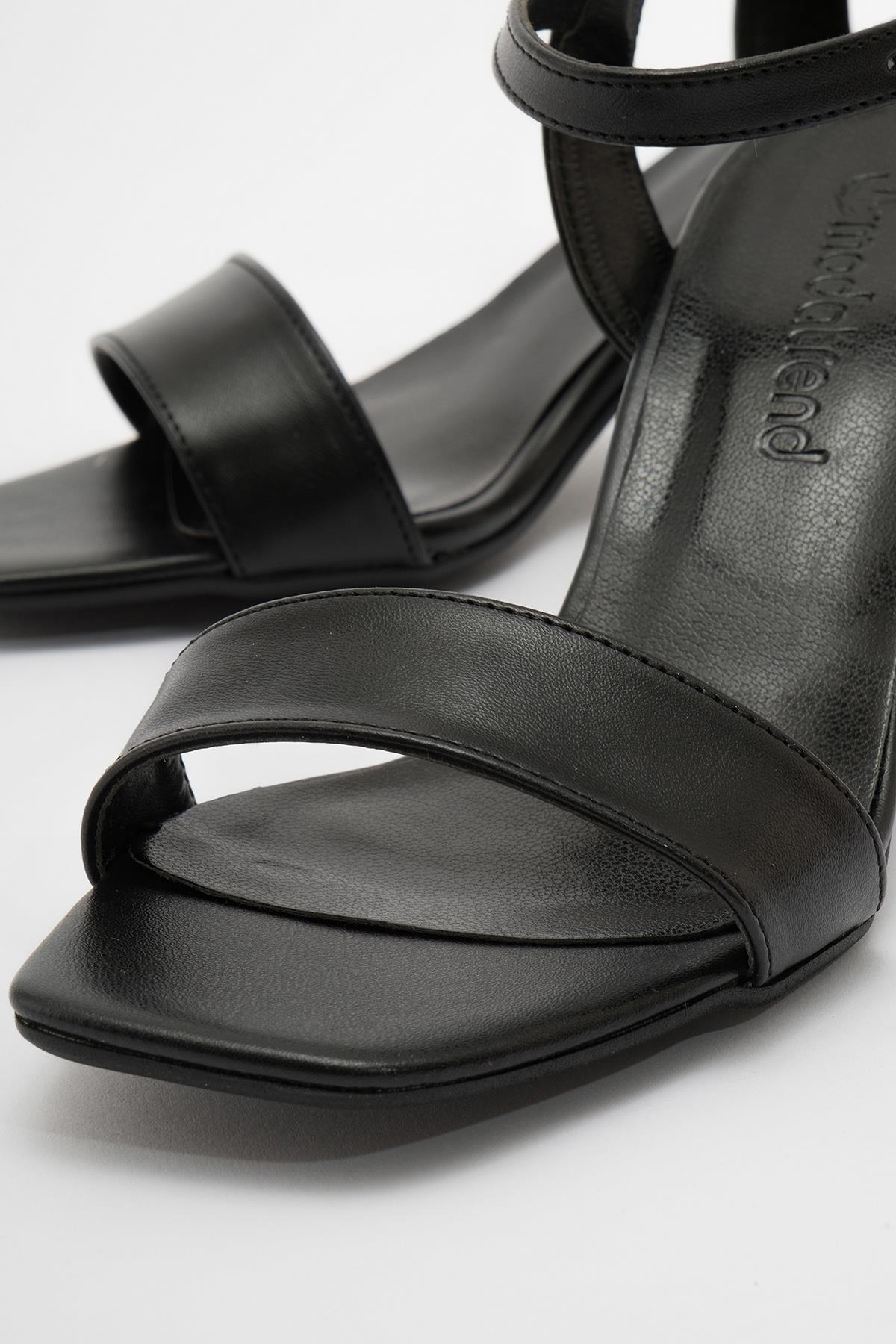 Kadın Küt Burunlu SİYAH CİLT - Görsel 4